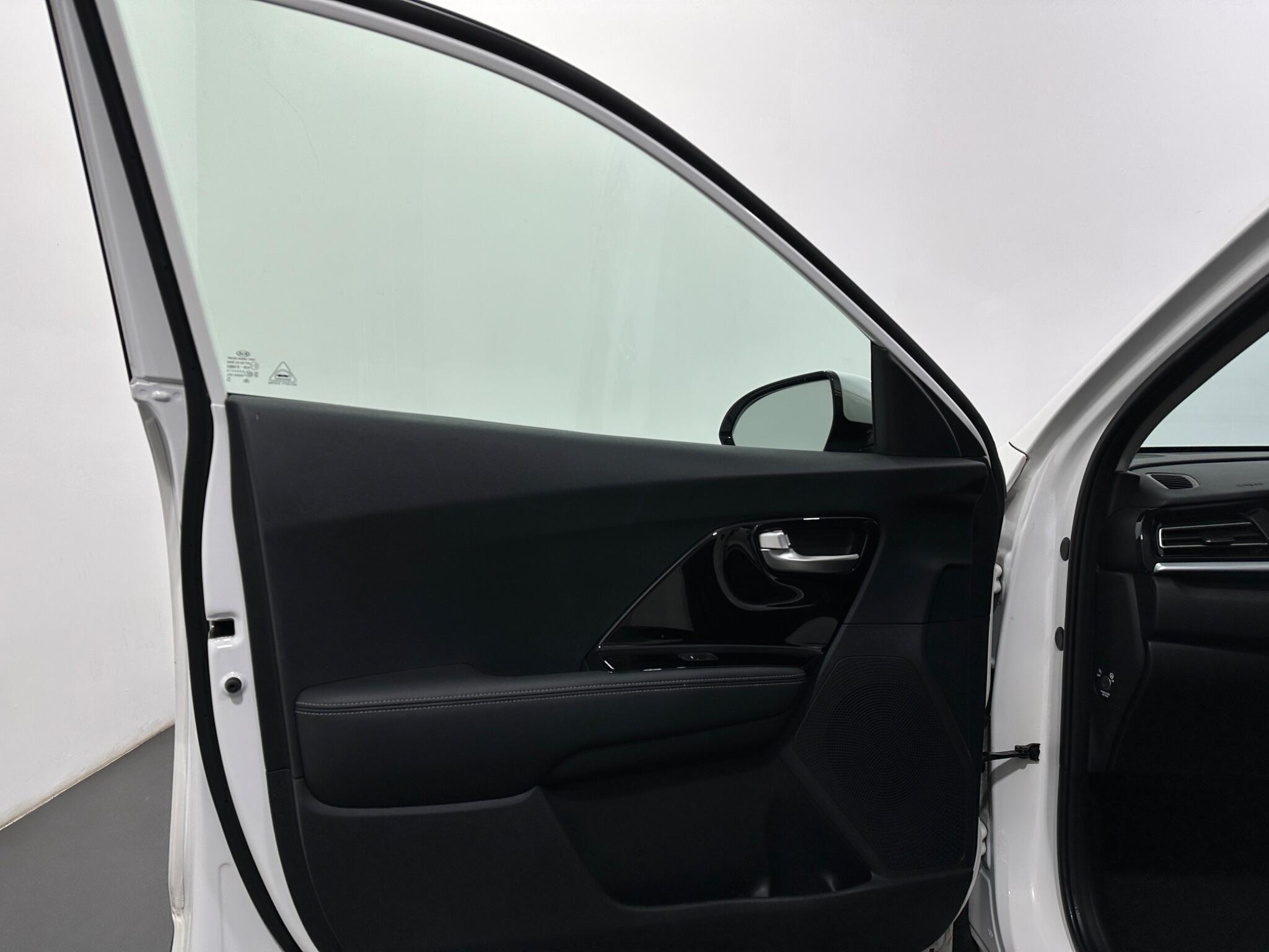 Kia Niro view 36