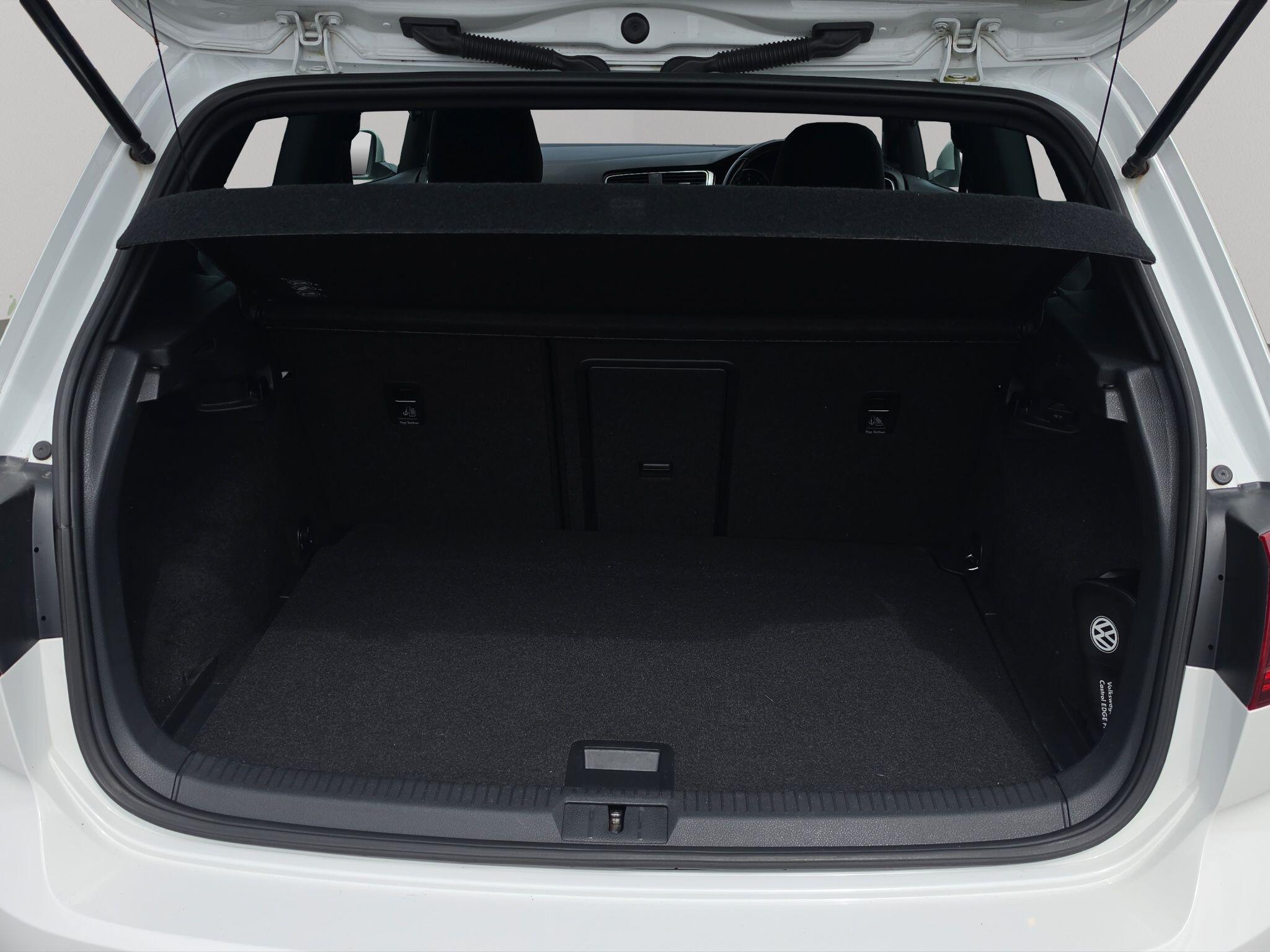 Volkswagen Golf view 26