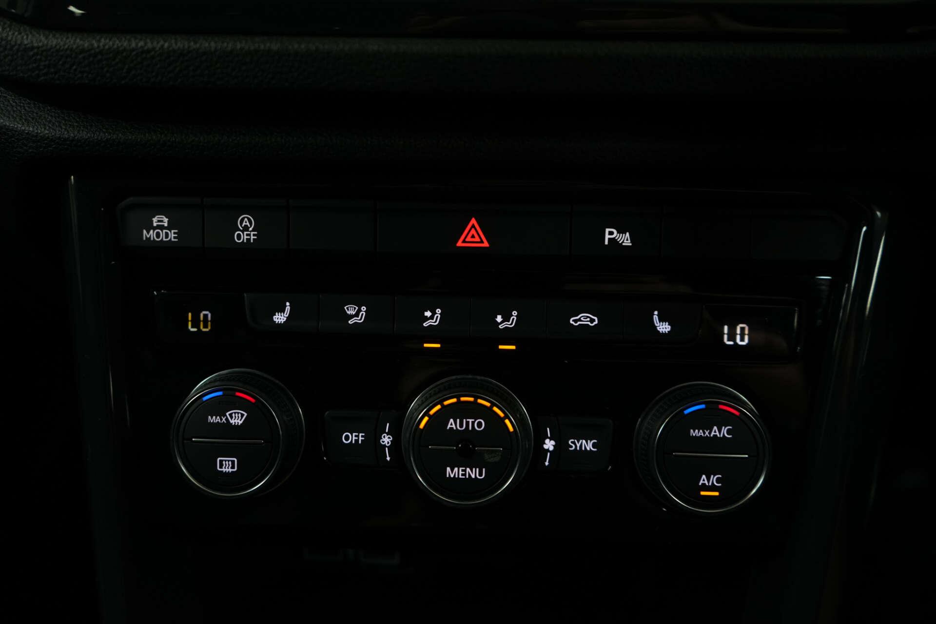 Volkswagen T-Roc view 27