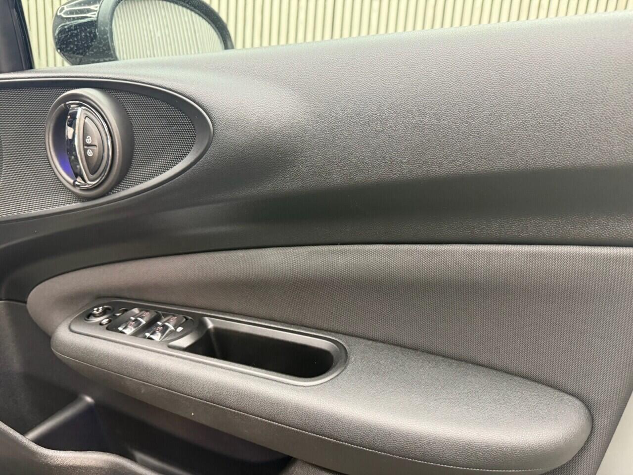 Mini Clubman view 10