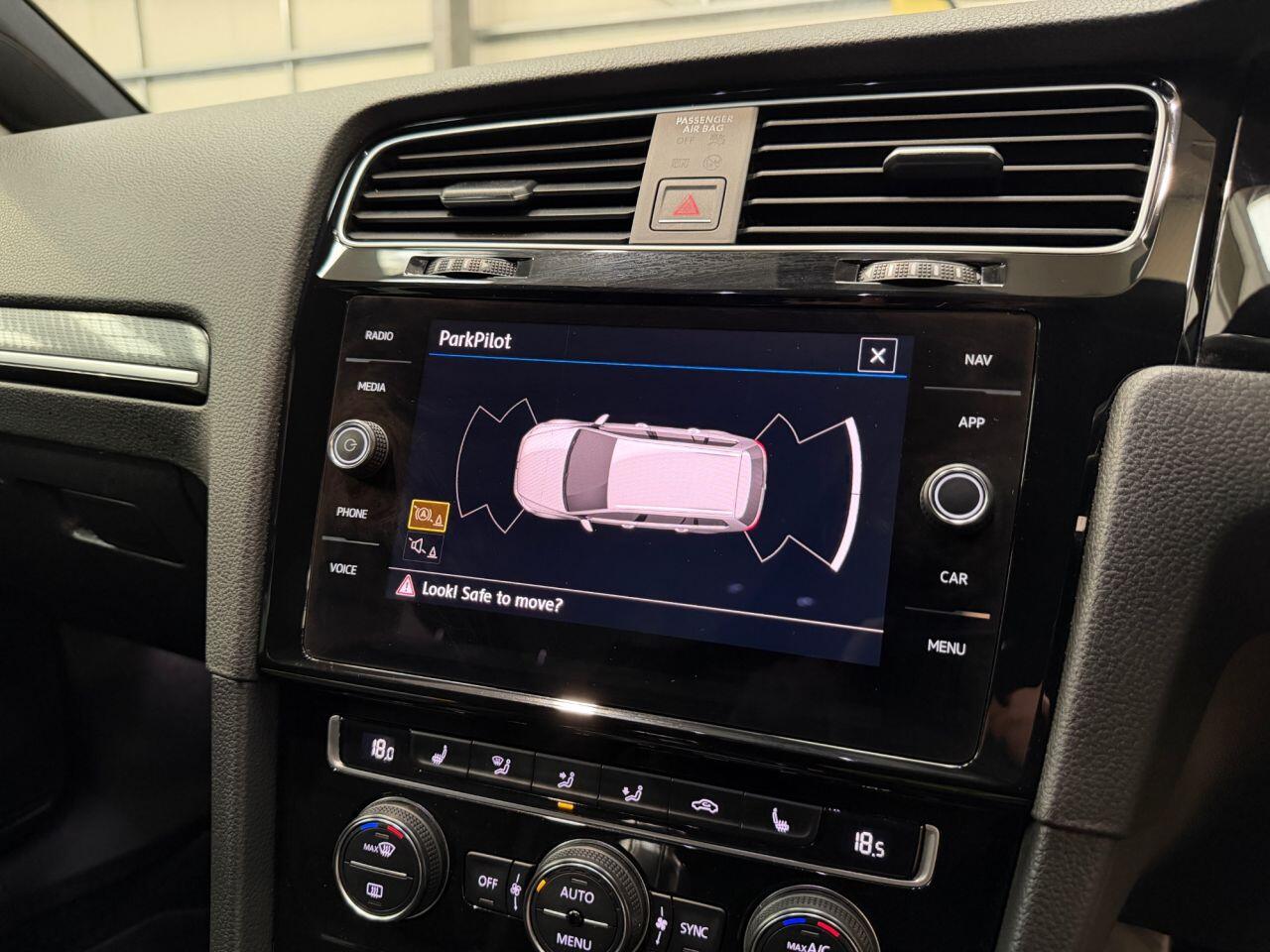 Volkswagen Golf view 20