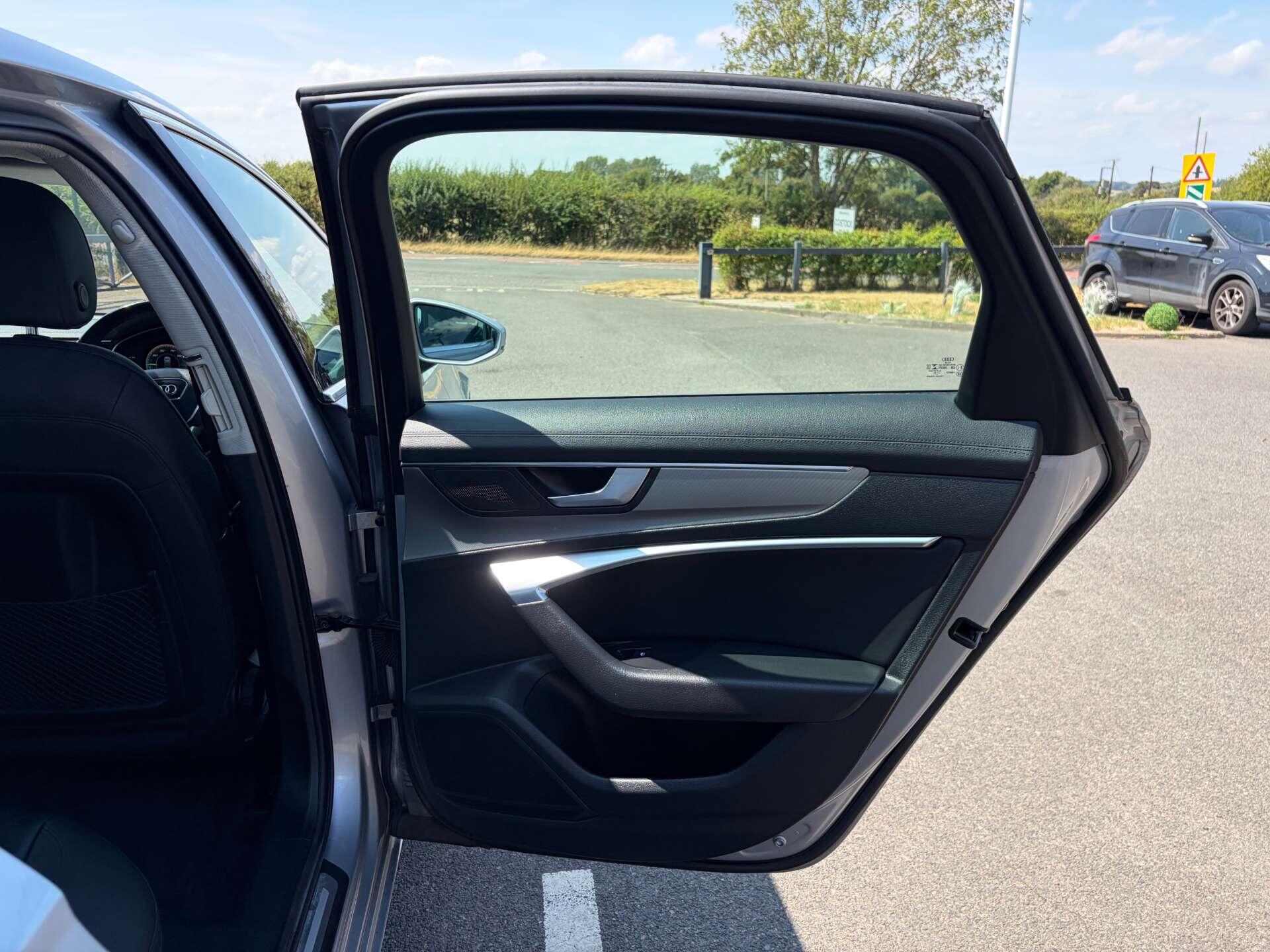 Audi A6 Saloon view 25