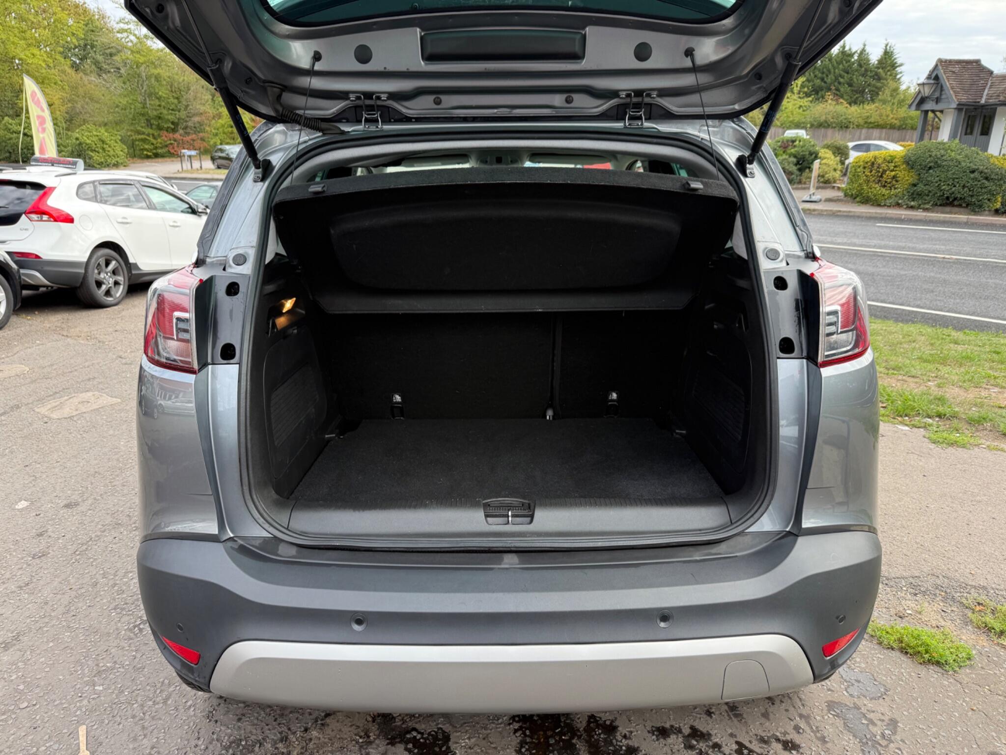 Vauxhall Crossland X view 38
