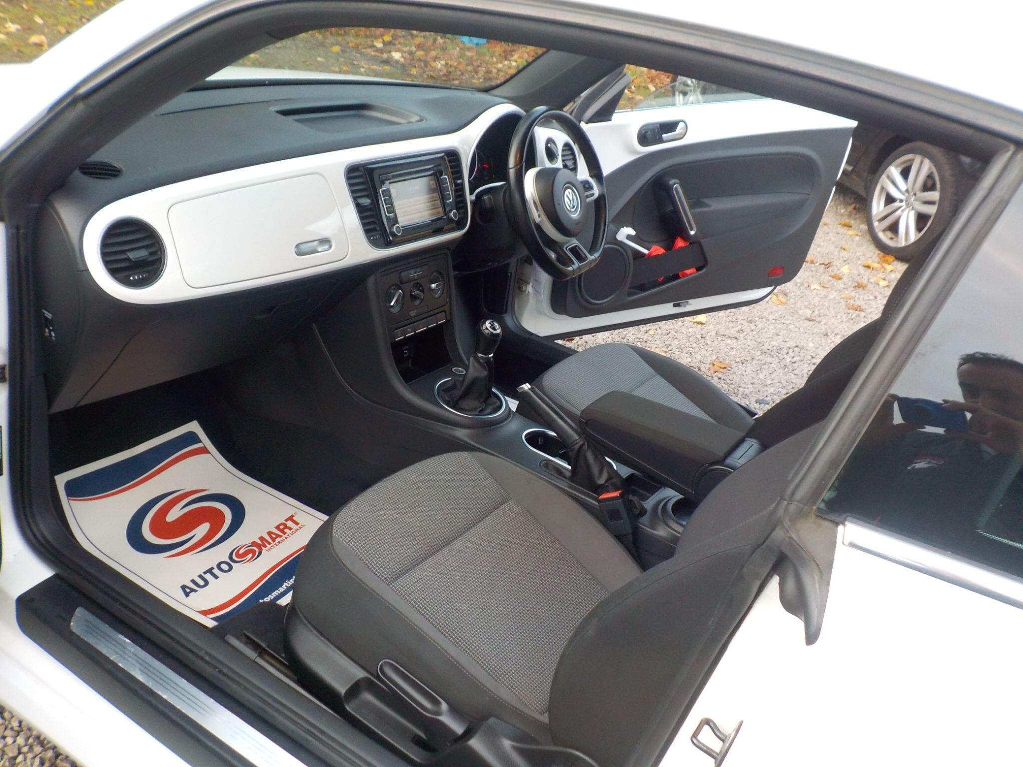 Volkswagen Beetle 1.6 TDI BlueMotion Tech Design Euro 5 (s/s) 3dr