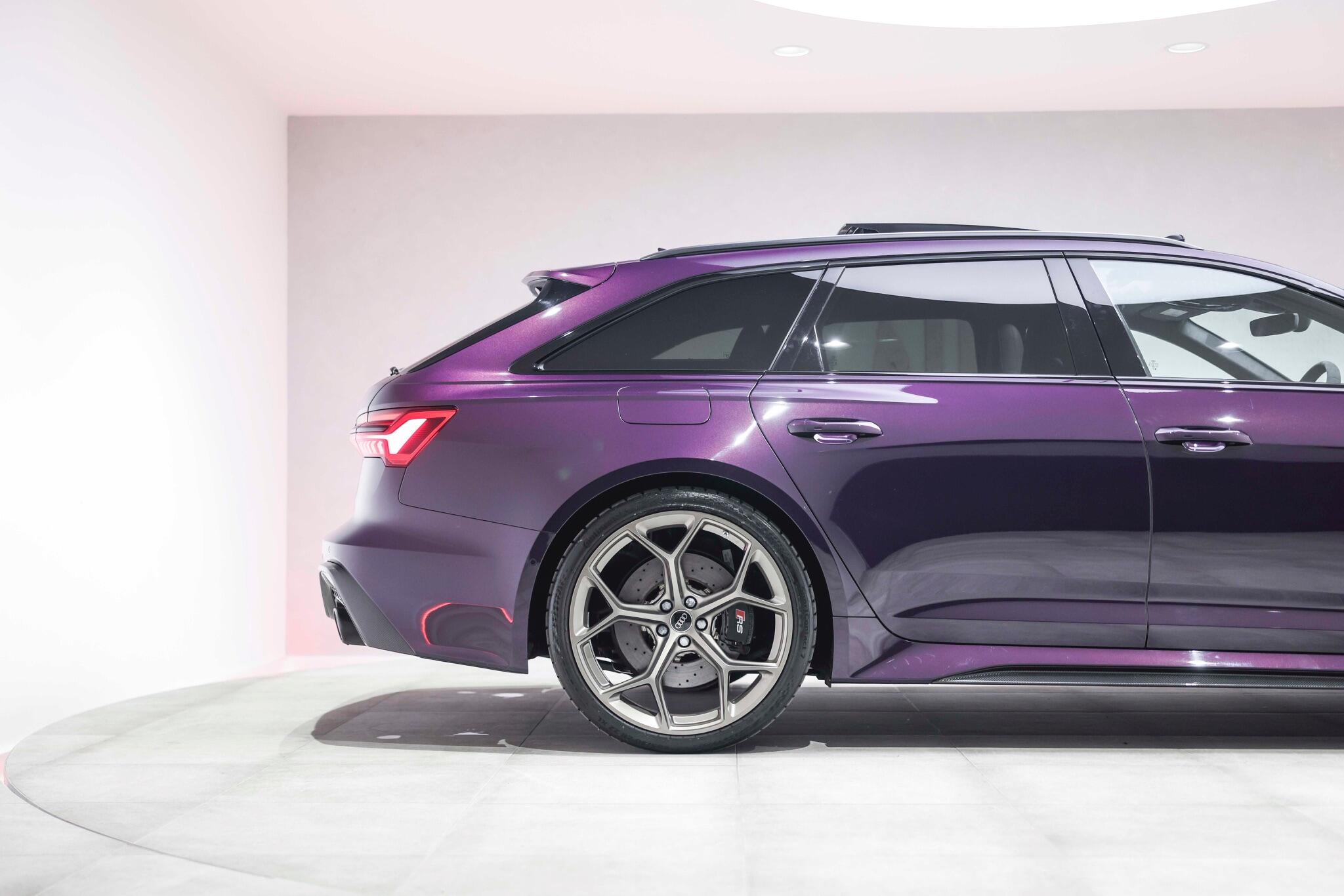 Audi RS6 Avant view 26
