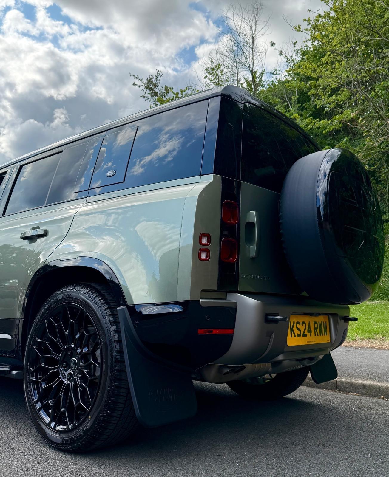 Land Rover Defender view 72