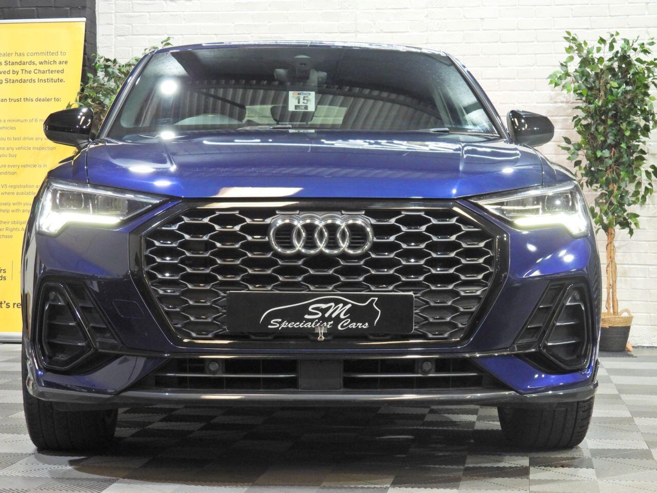 Audi Q3 view 8