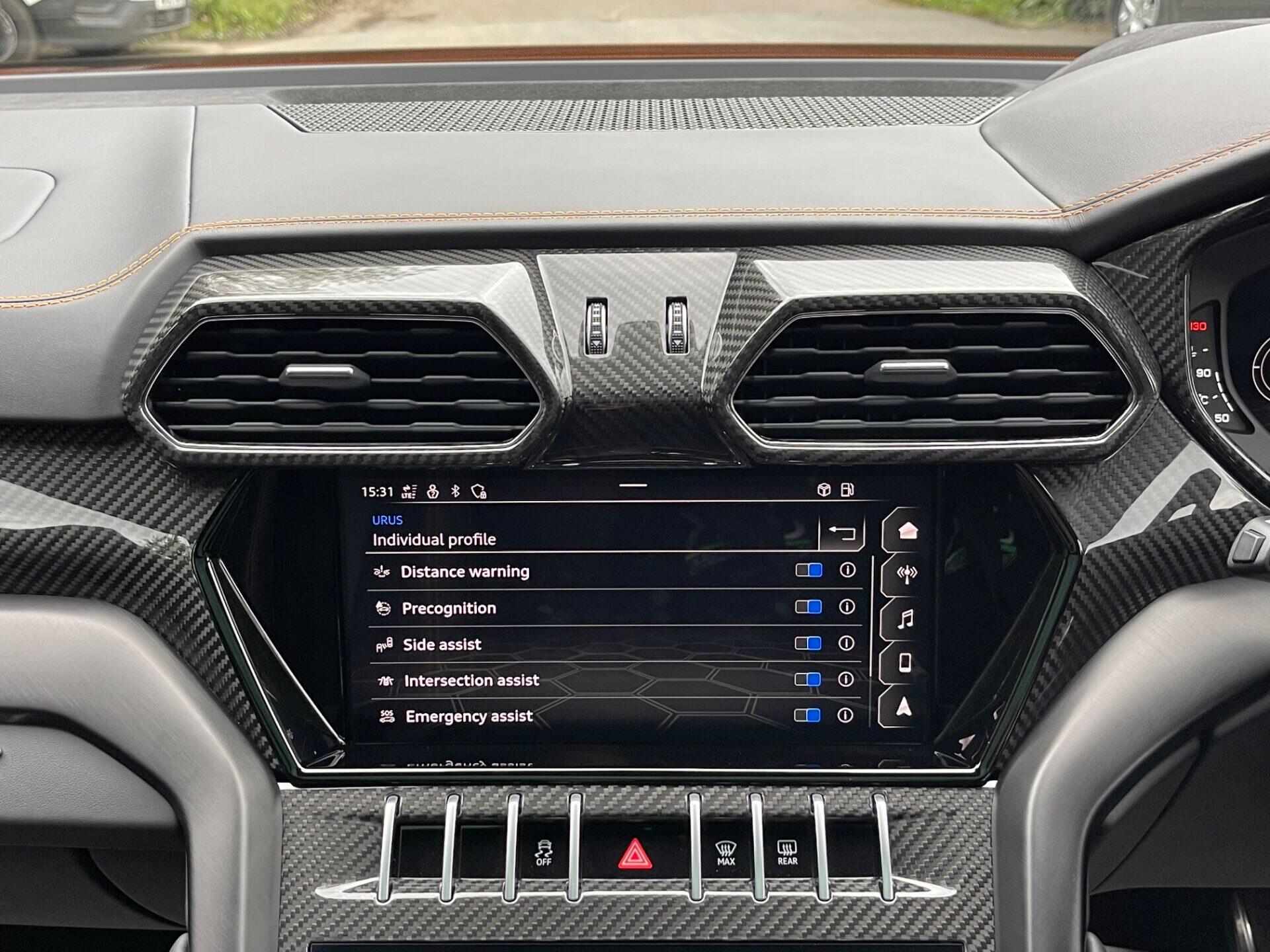 Lamborghini Urus view 63
