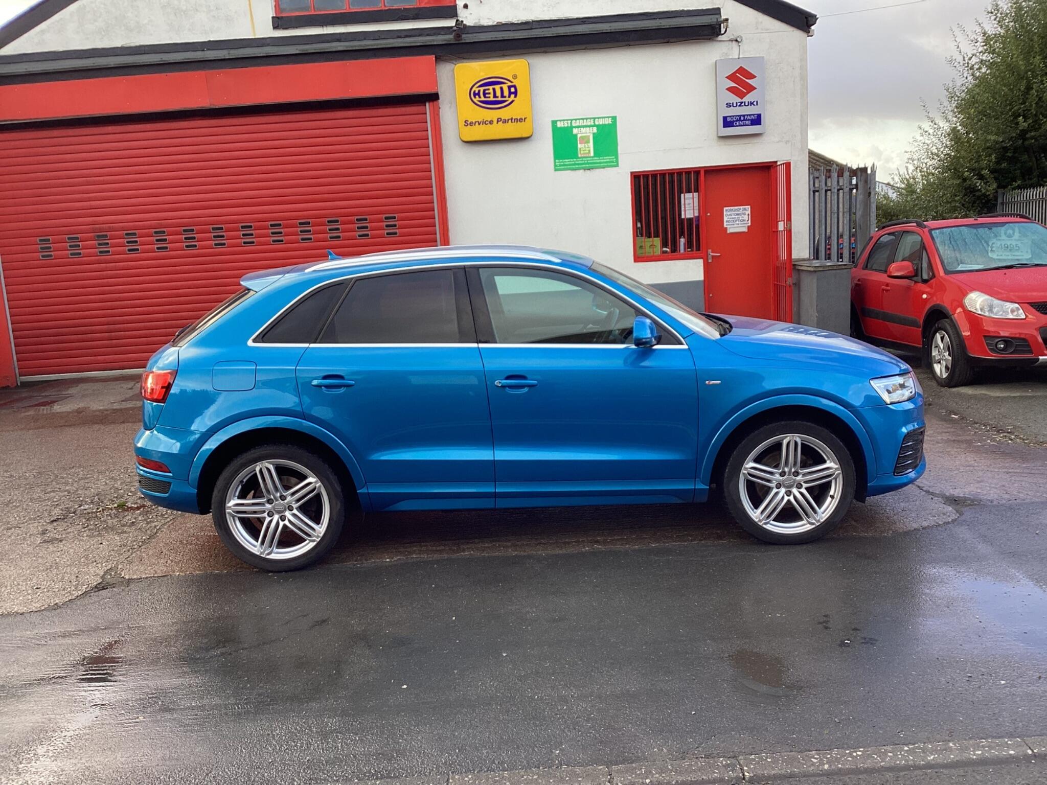 Audi Q3 view 7