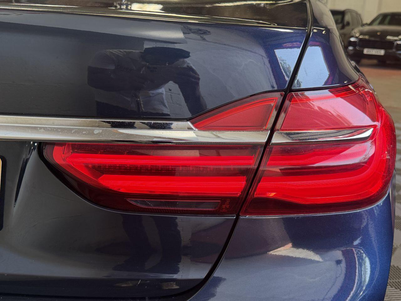BMW 7 Series view 29