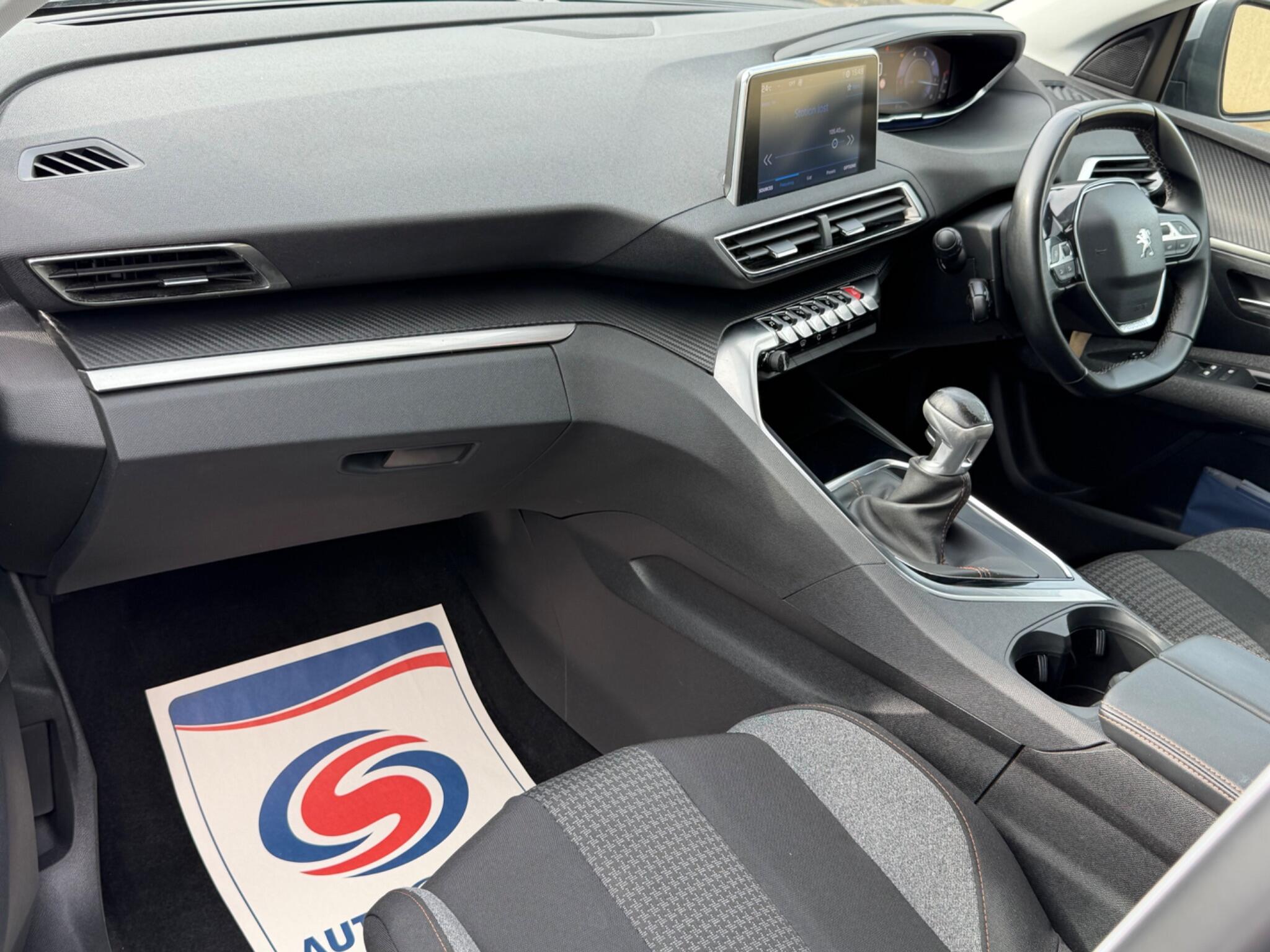 Peugeot 3008 view 10