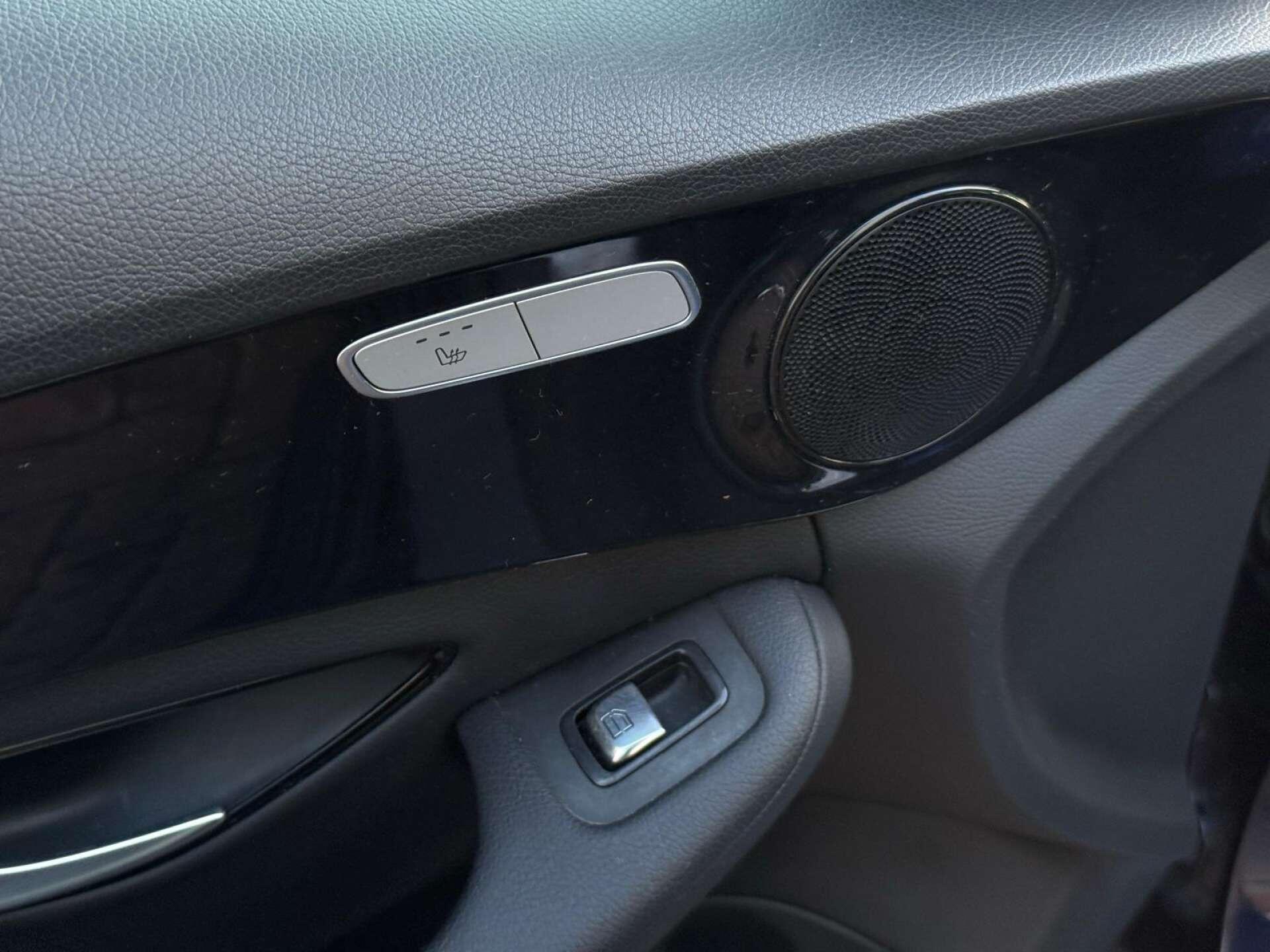 Mercedes-Benz C Class view 46