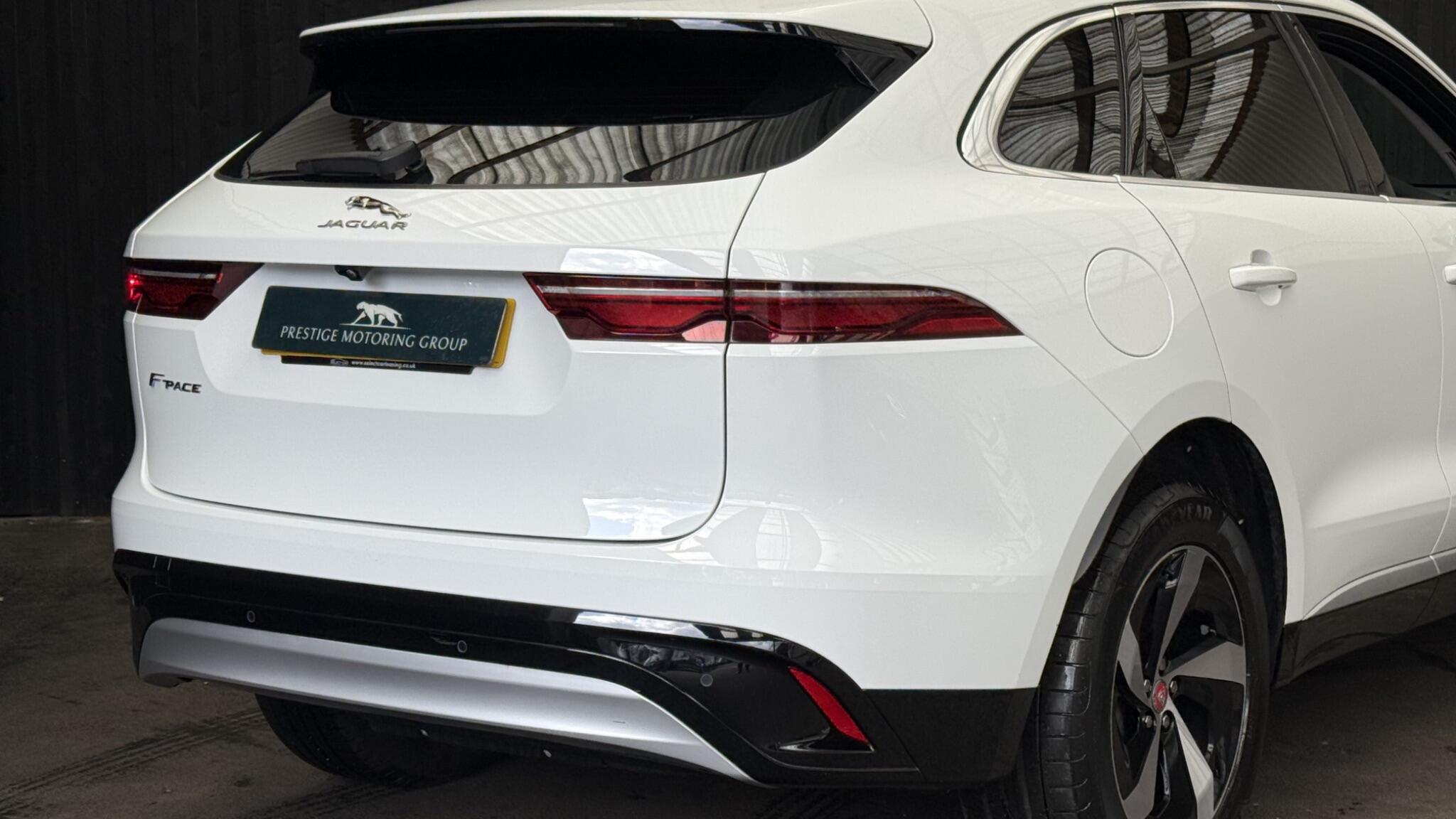Jaguar F-Pace view 12