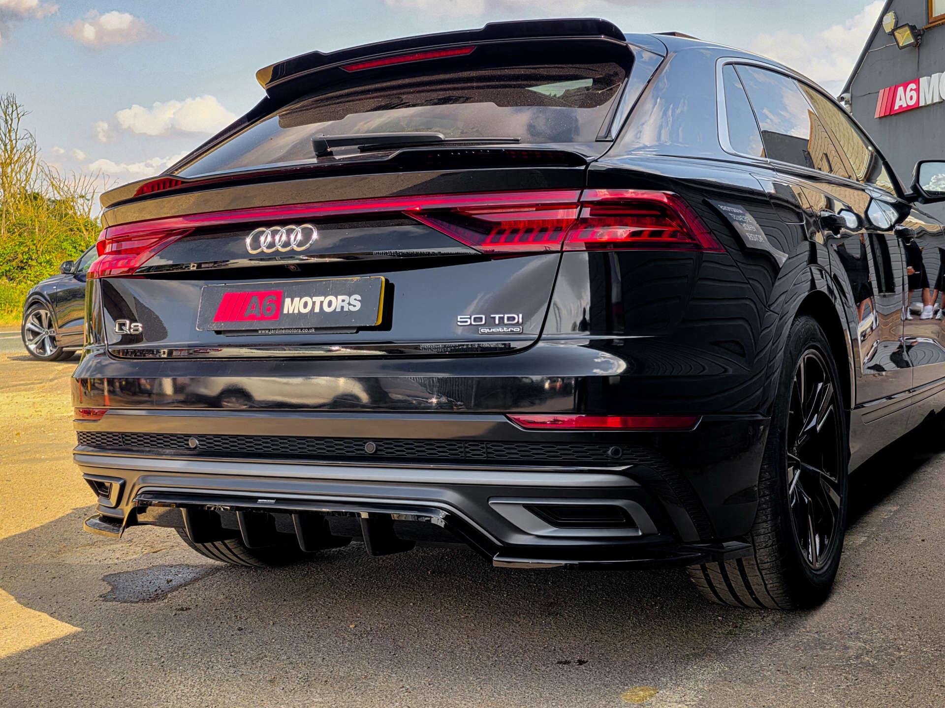 Audi Q8 view 44