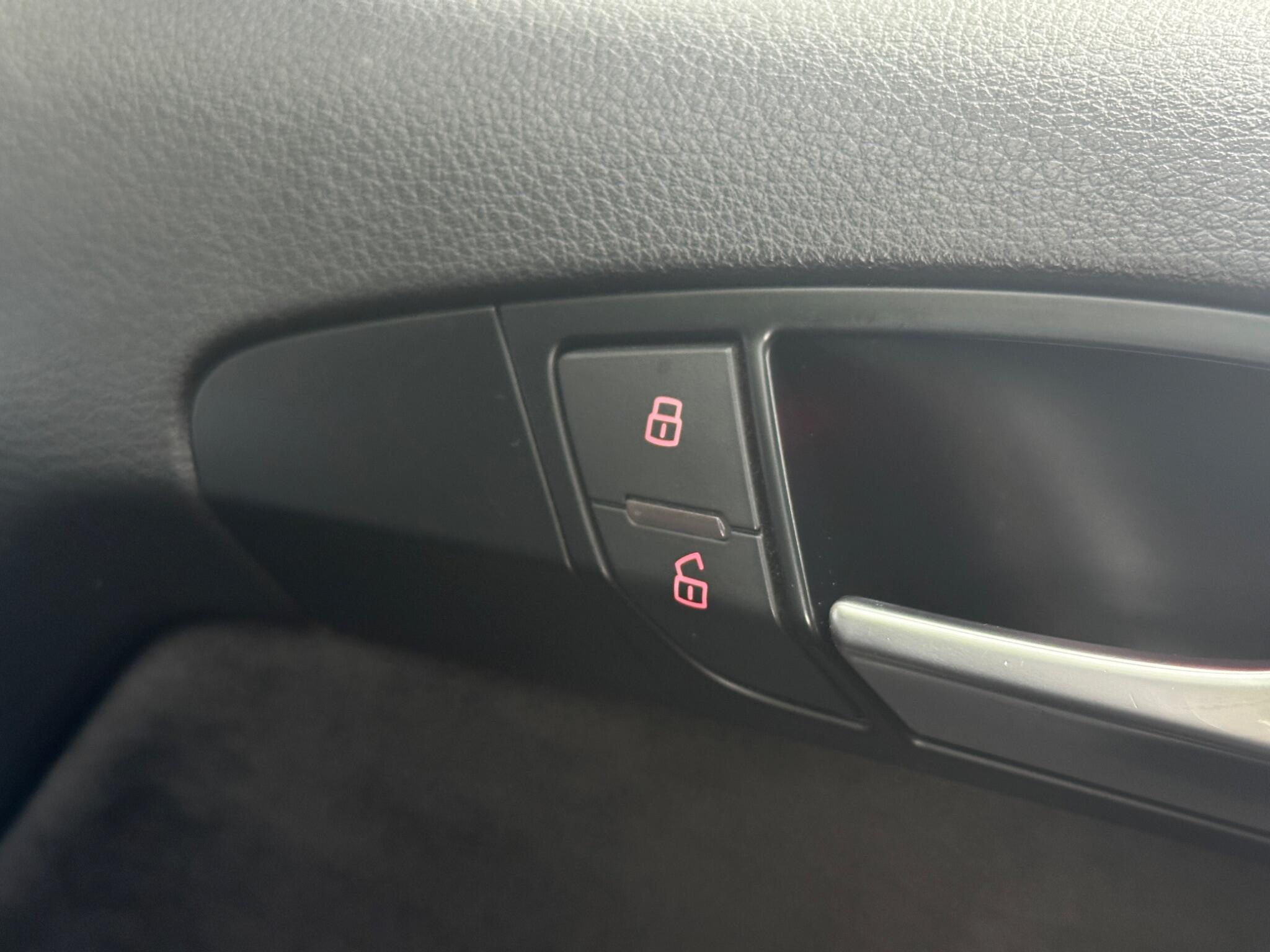 Audi Q7 view 48