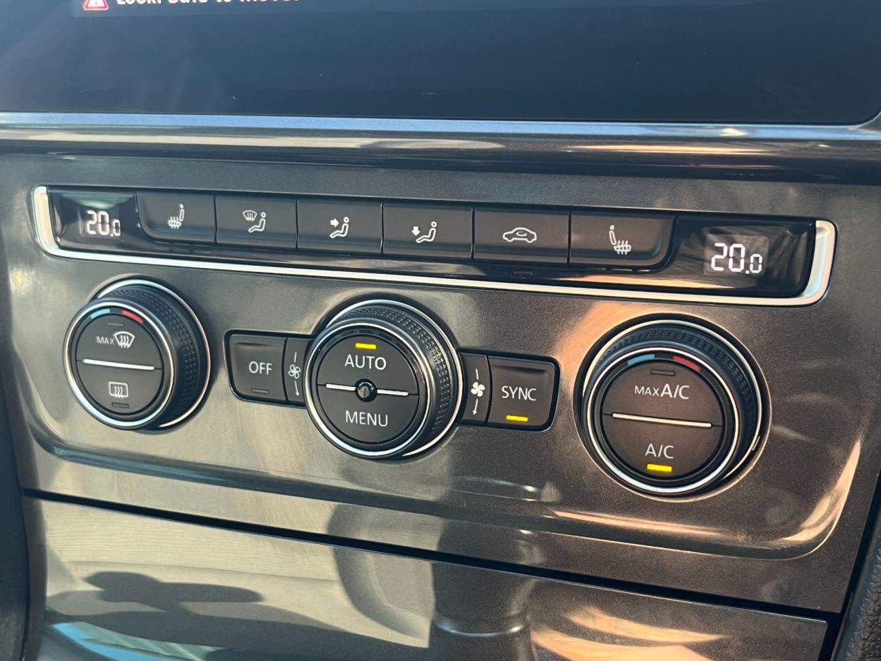Volkswagen Golf view 22