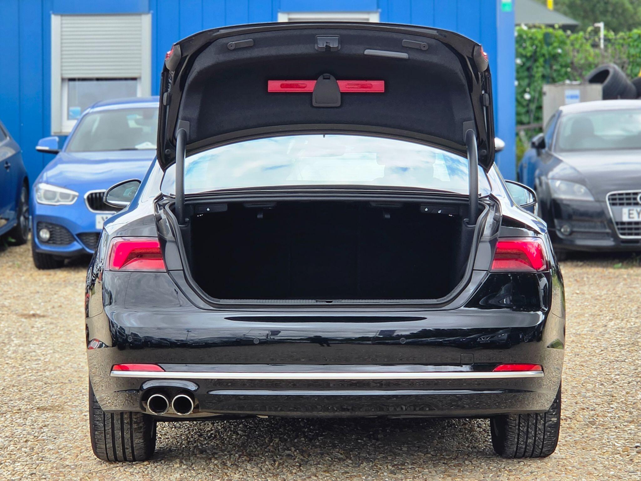 Audi A5 view 32