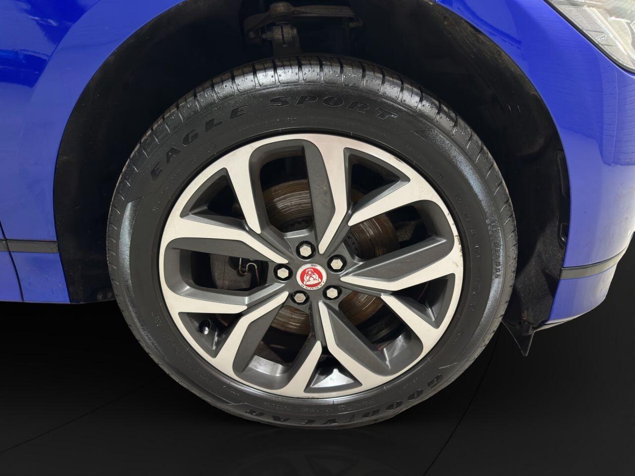 Jaguar I-Pace view 37