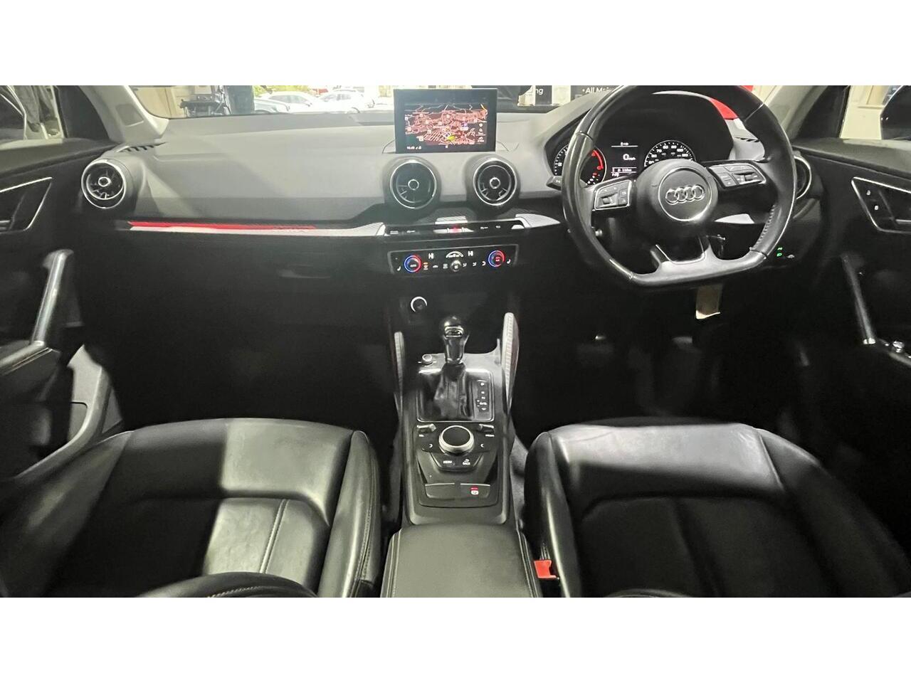 Audi Q2 view 24