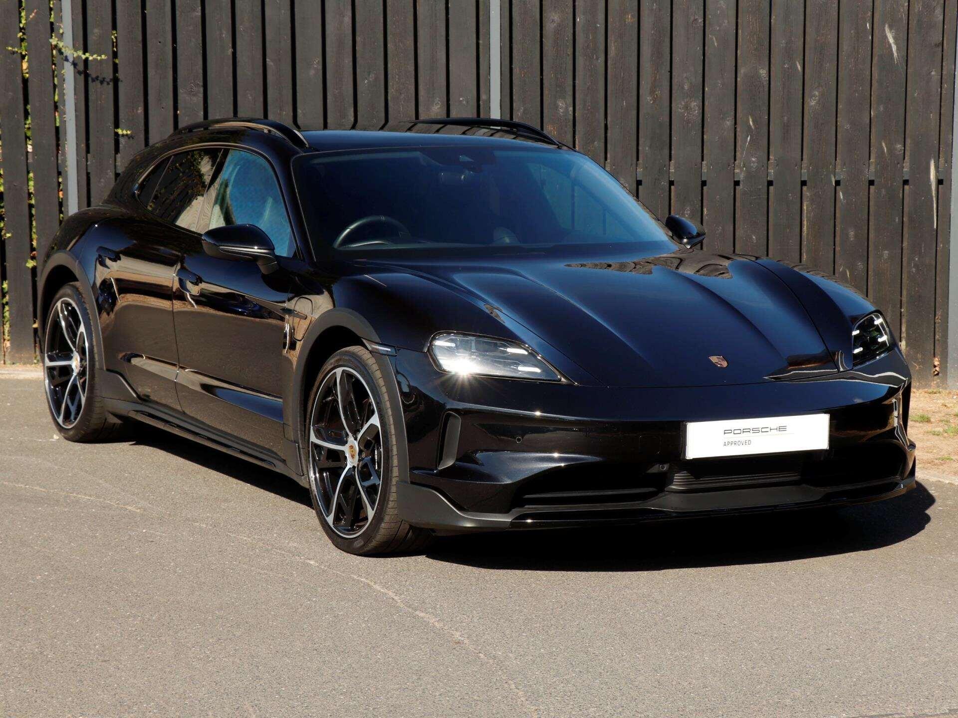 Porsche Taycan view 36