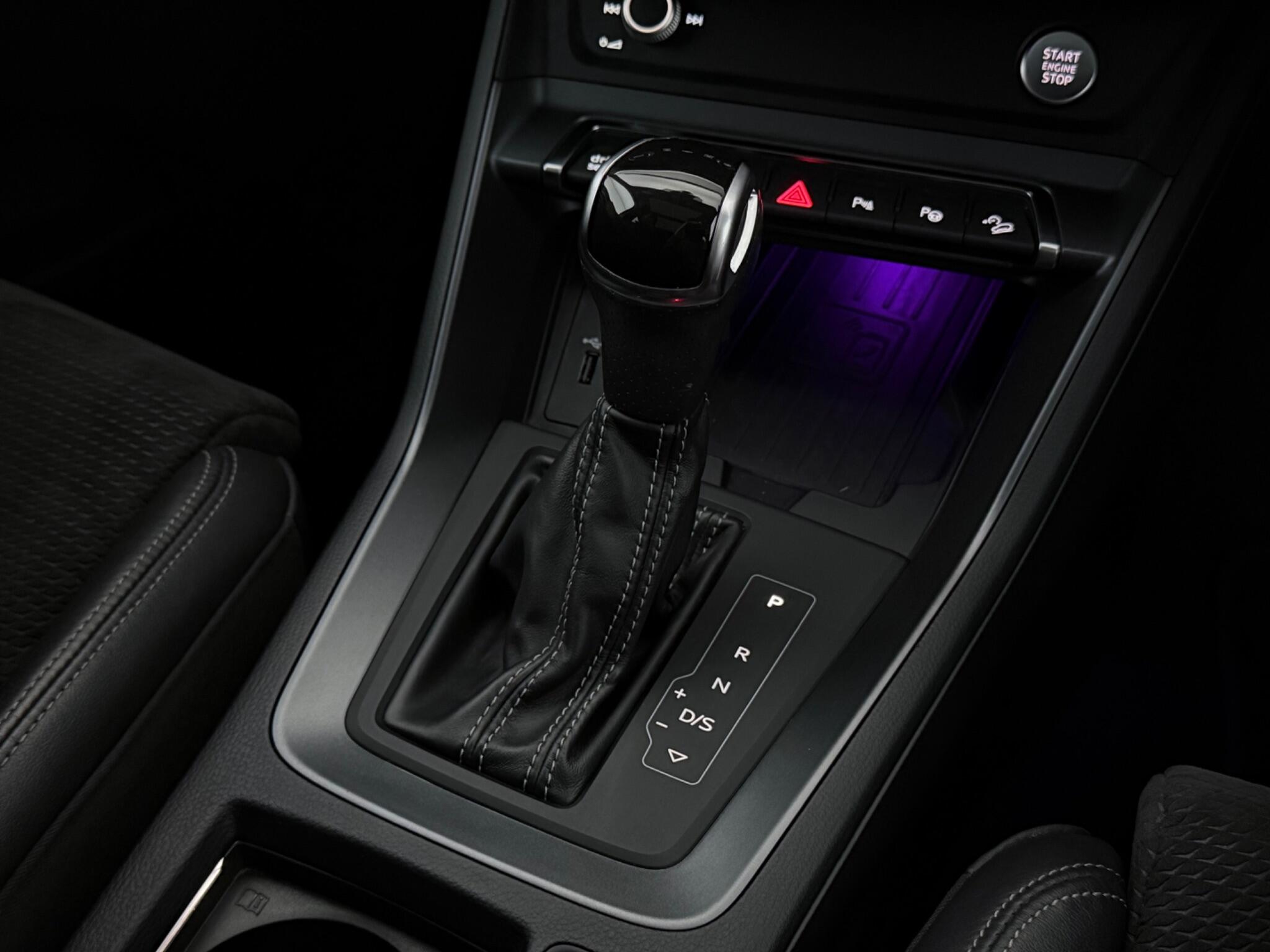 Audi Q3 view 21