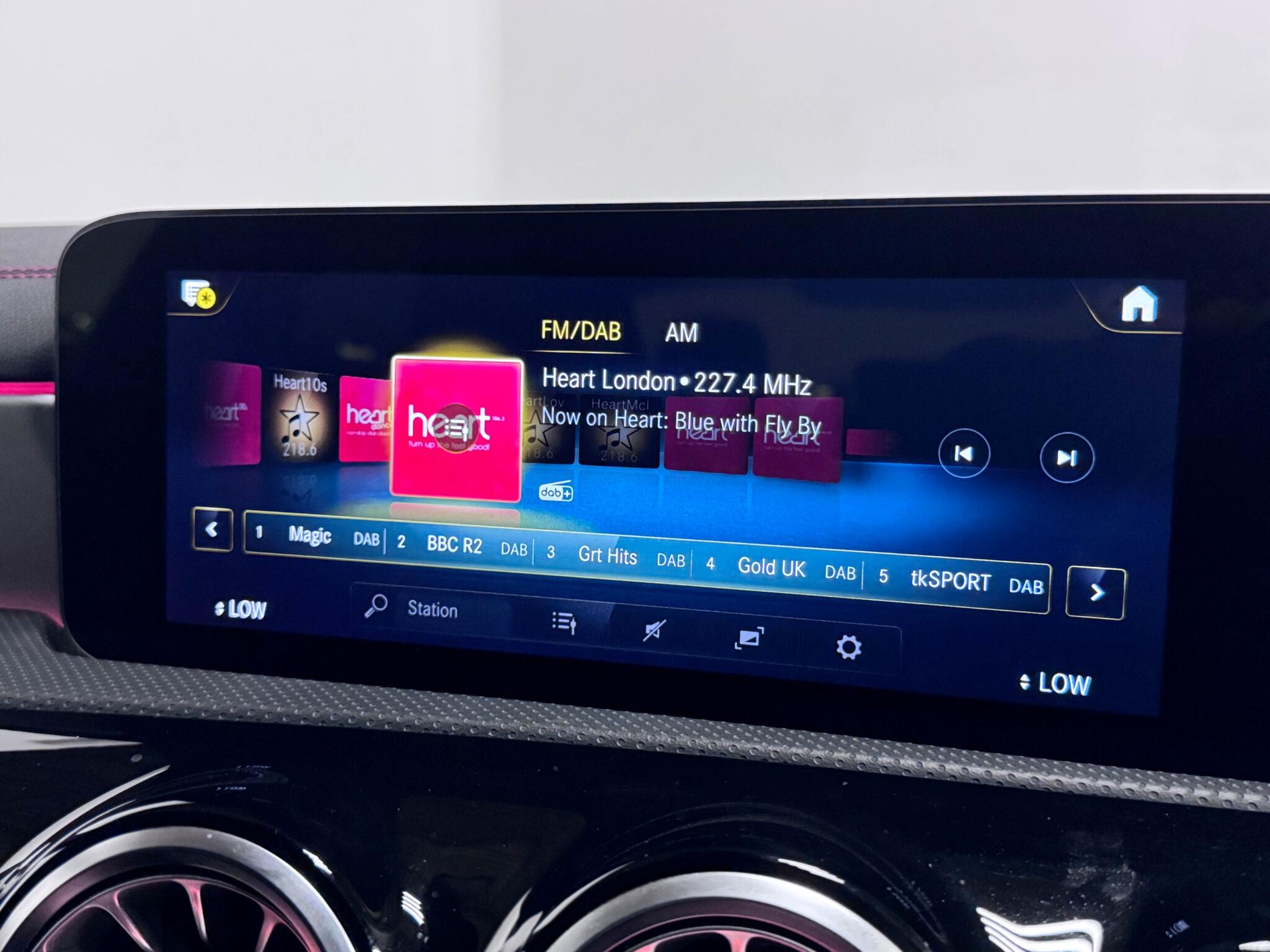 Mercedes-Benz Cla view 40
