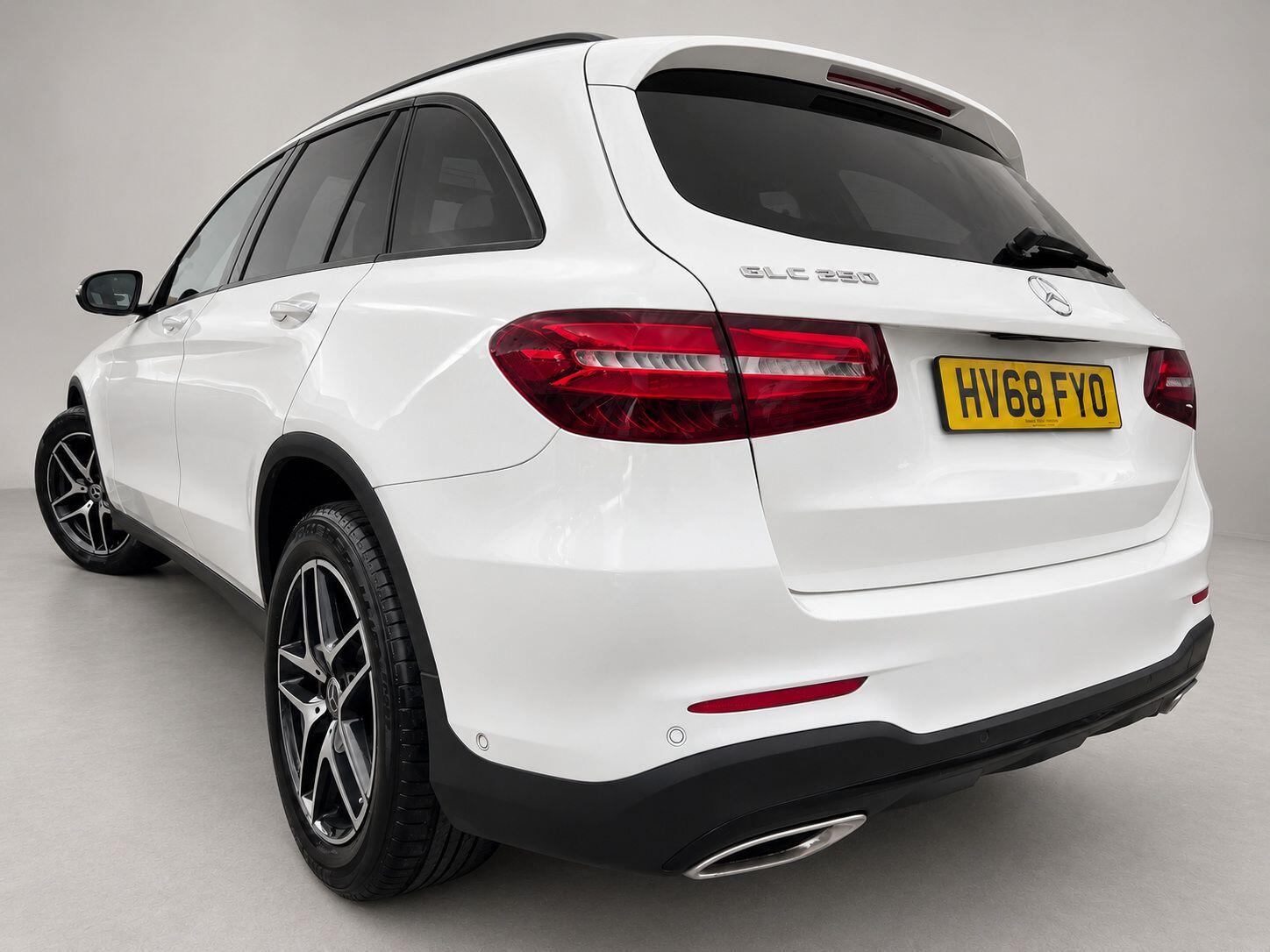Mercedes-Benz GLC view 14