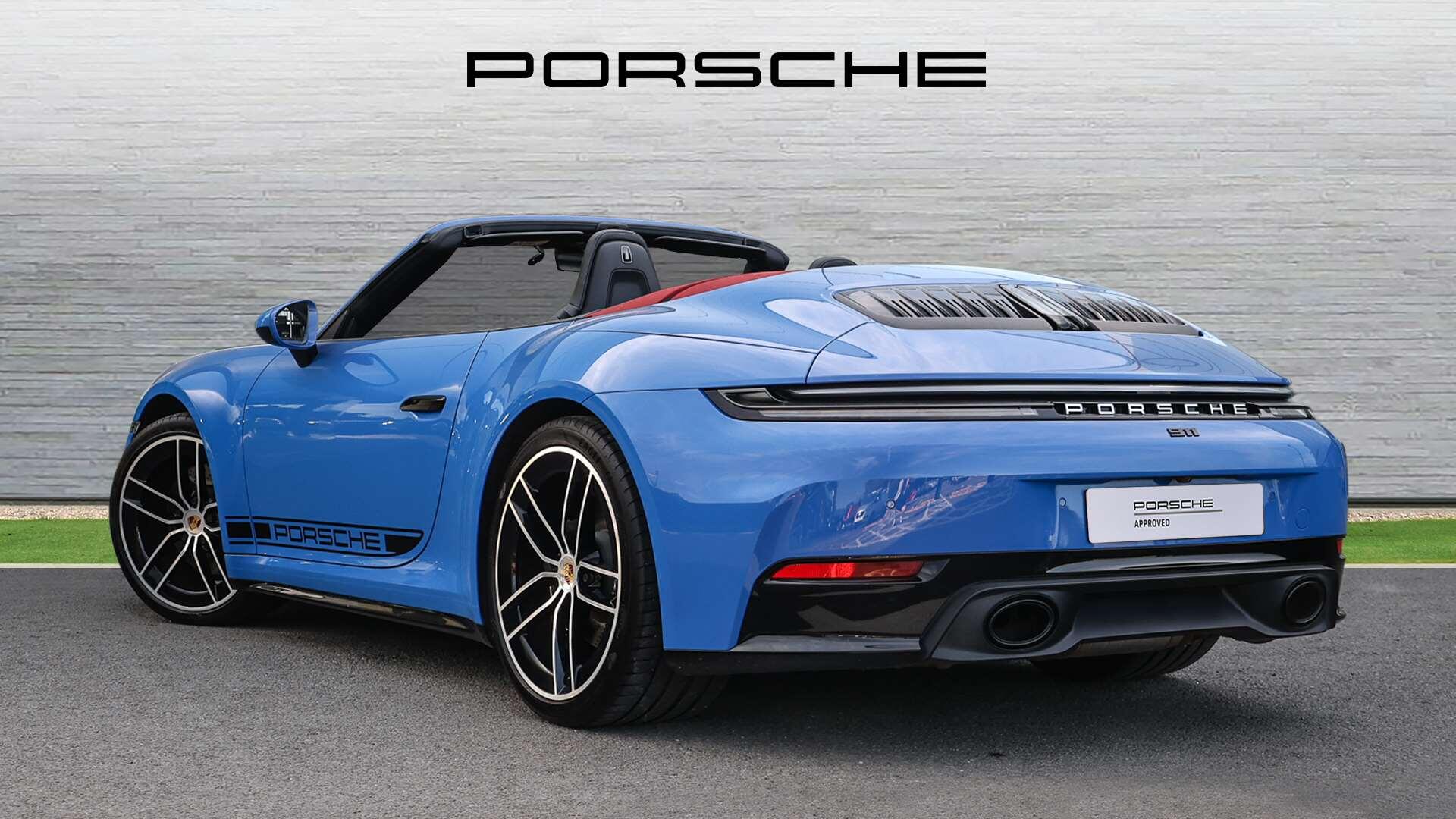 Porsche 911 view 4