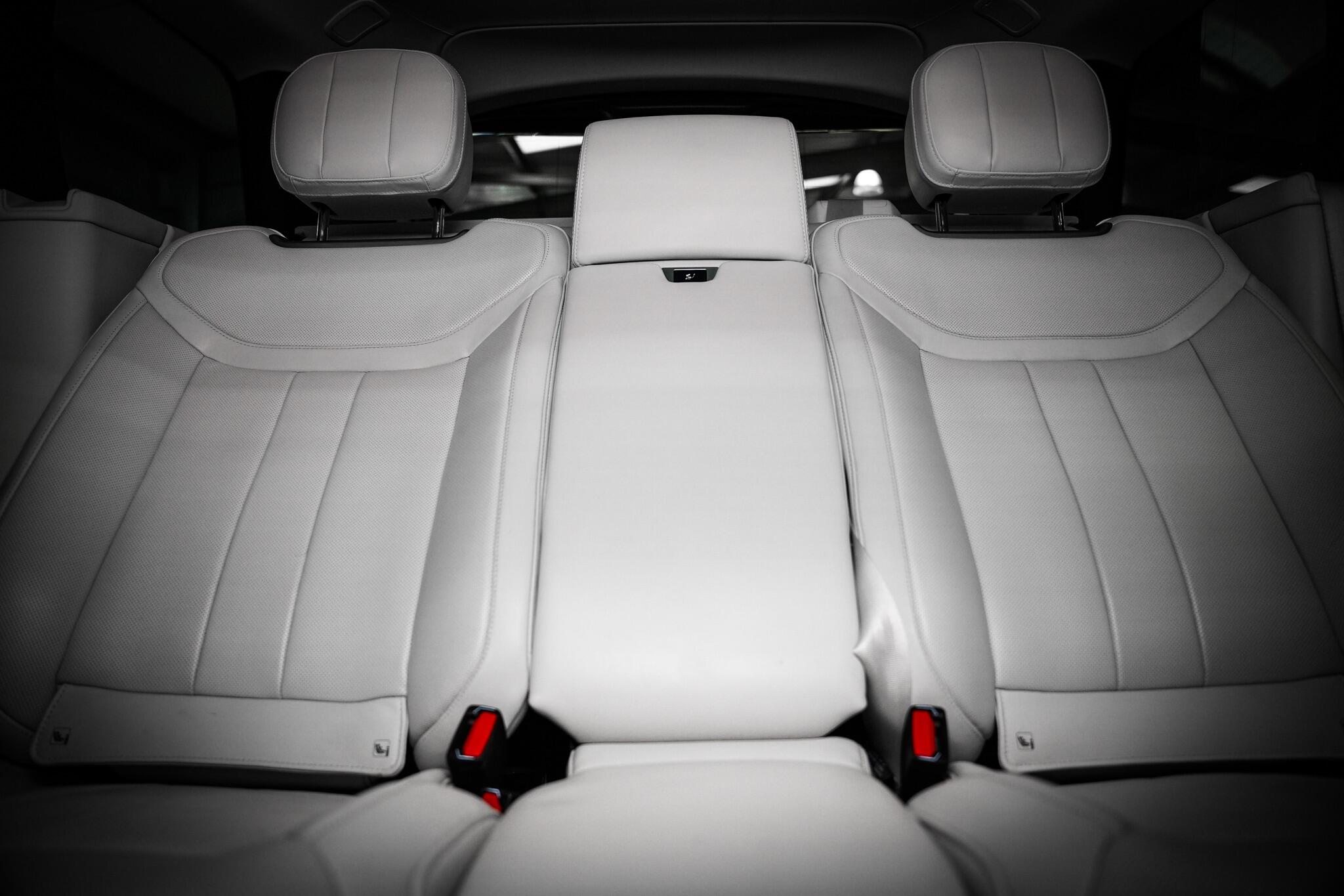 Land Rover Range Rover view 25