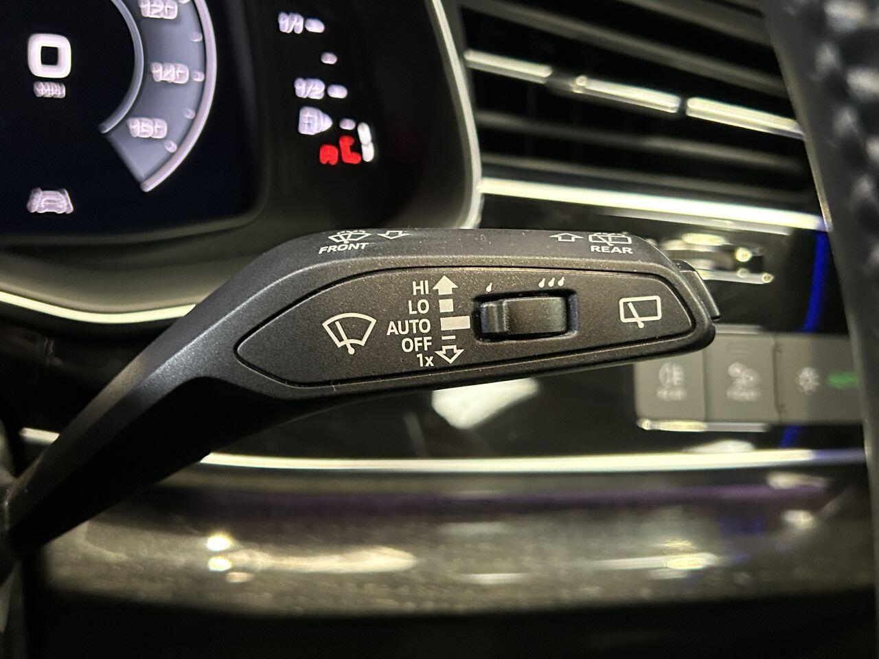 Audi Q7 view 43