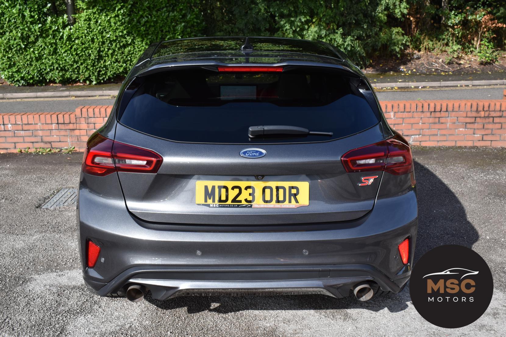 Ford Focus view 15