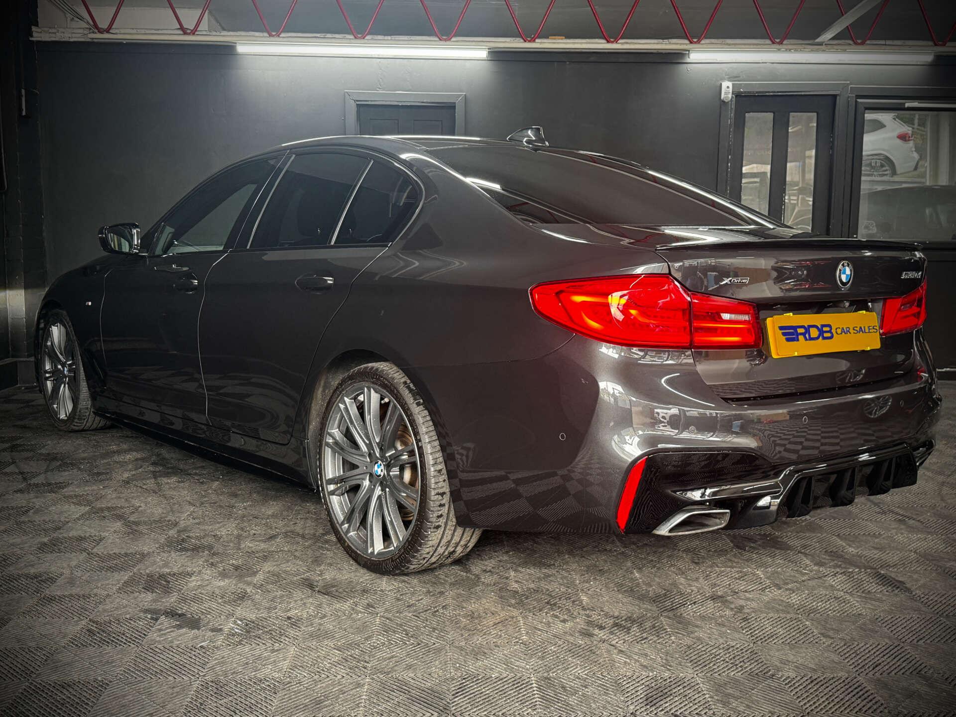 BMW 5 Series view 25