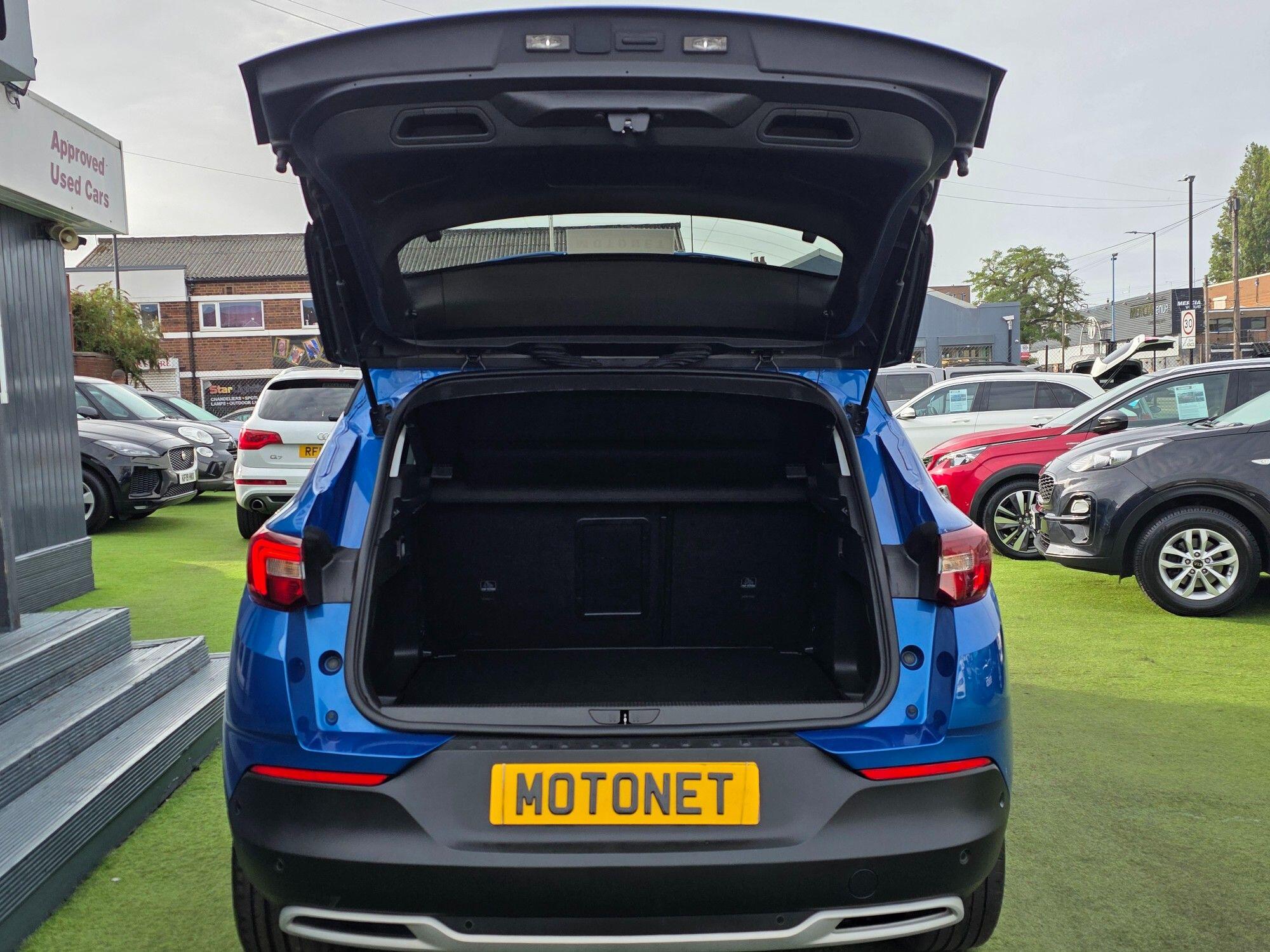 Vauxhall Grandland X view 18