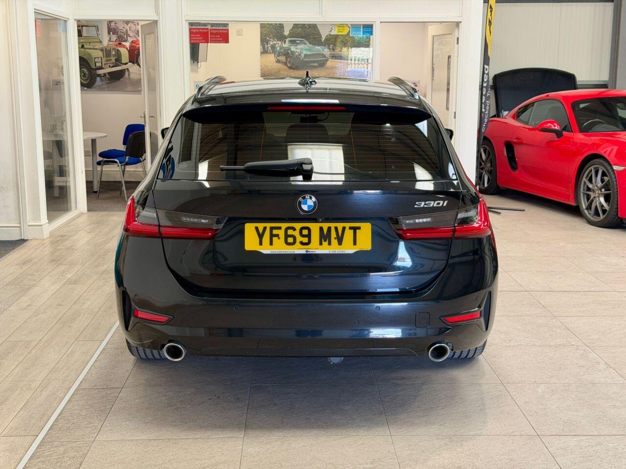BMW 3 Series view 19