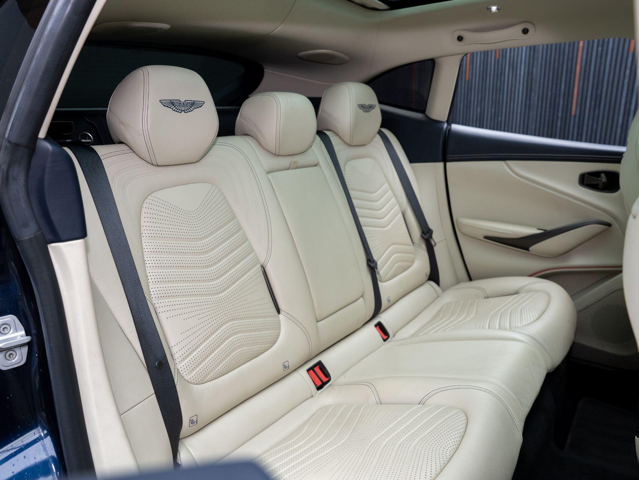Aston Martin DBX view 14