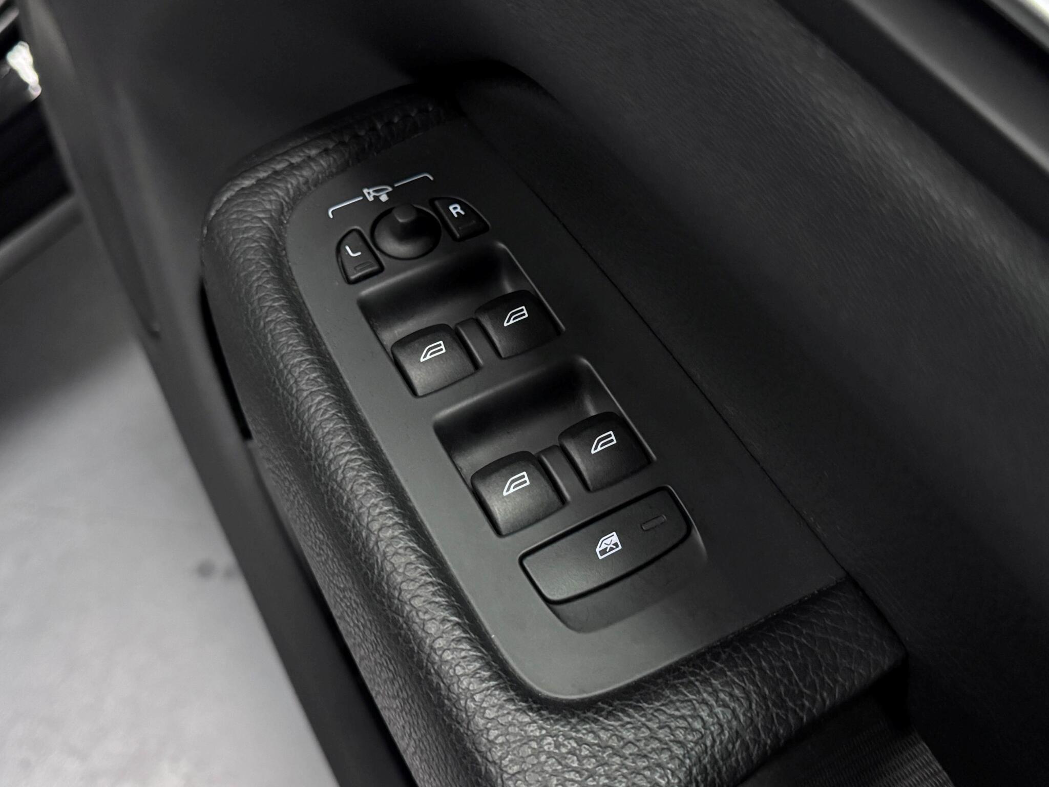 Volvo XC60 view 17
