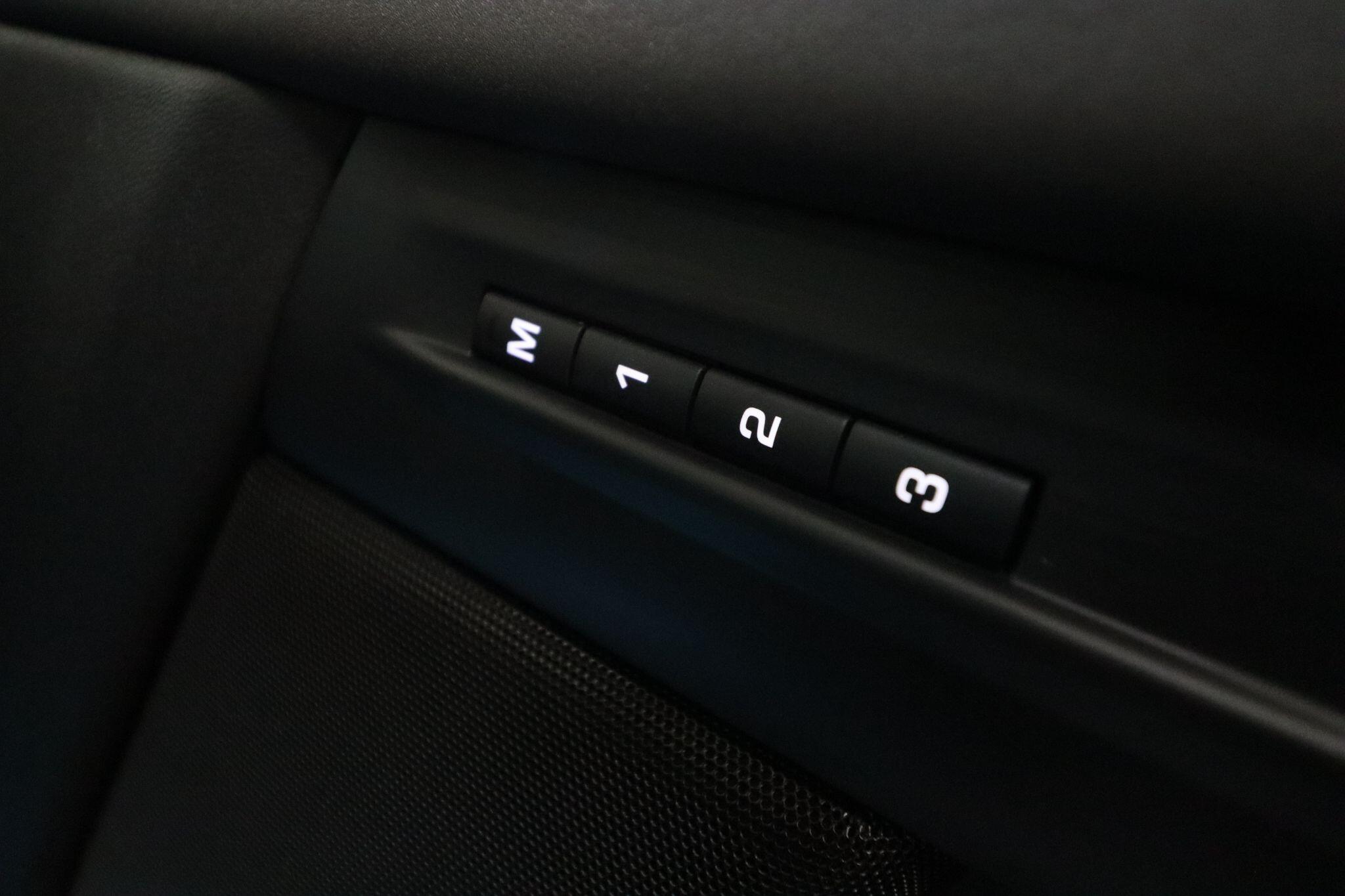 Land Rover Range Rover Evoque view 17