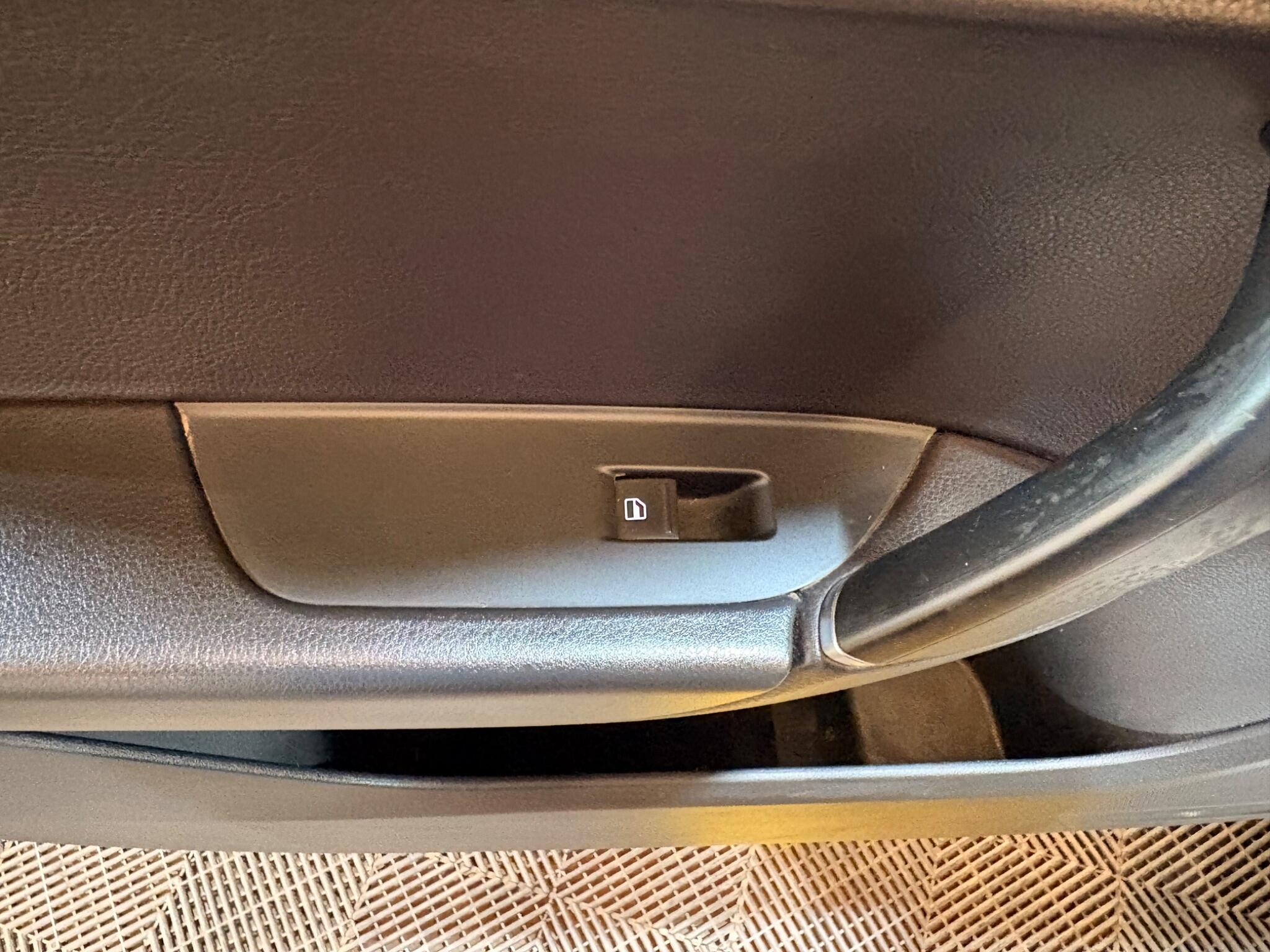 Volkswagen Touareg view 68
