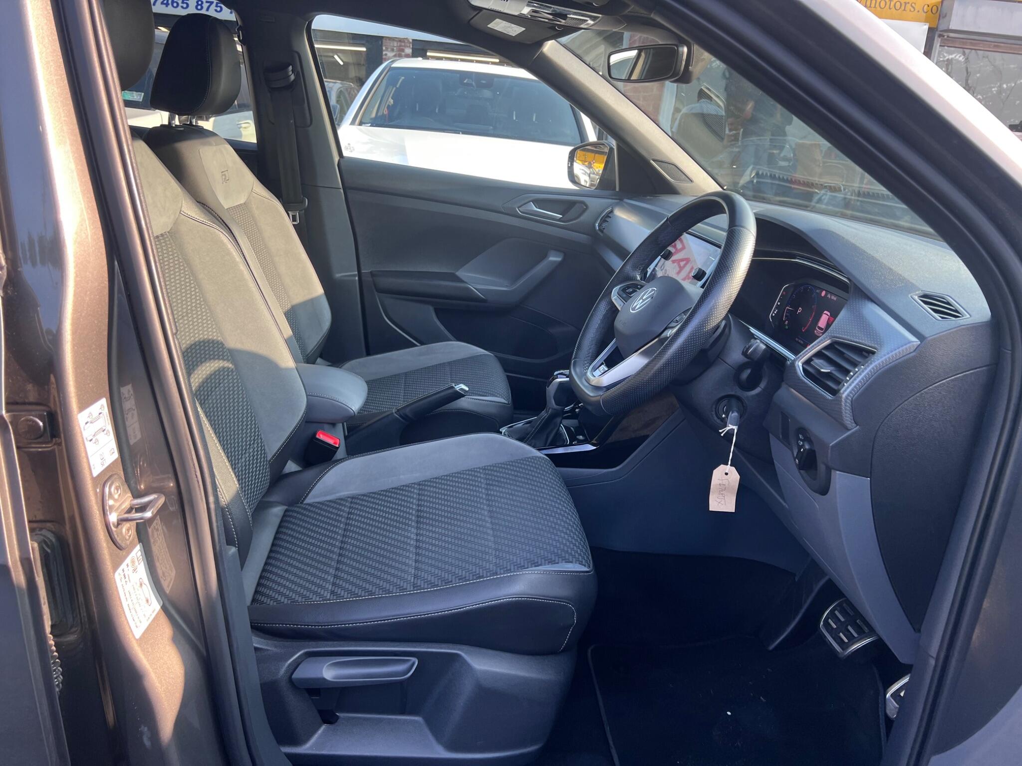 Volkswagen T-Cross view 17