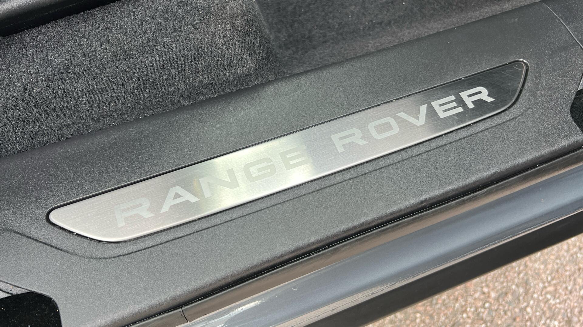 Land Rover Range Rover Velar view 25