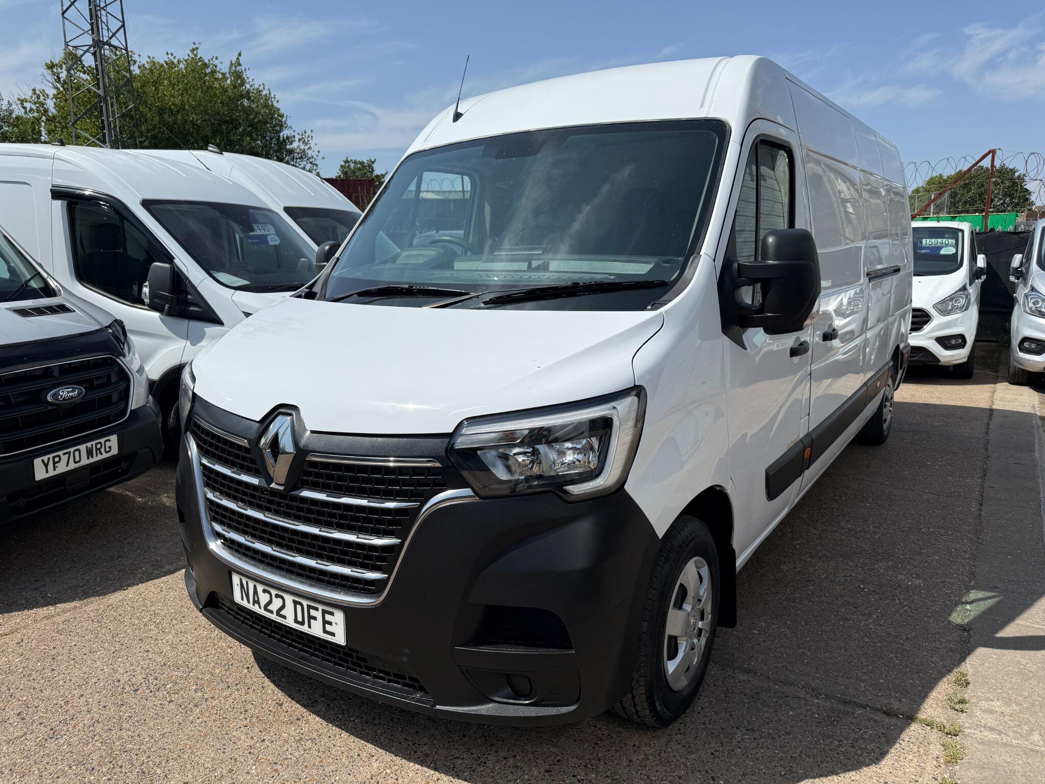 Renault Master 2.3 dCi 35 Business+ FWD LWB Medium Roof Euro 6 4dr