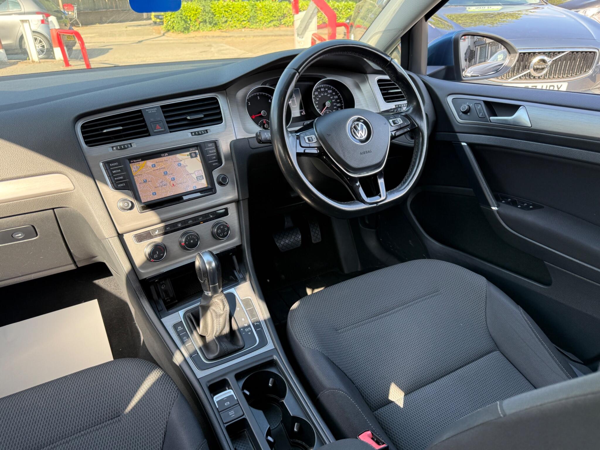 Volkswagen Golf - Image 55