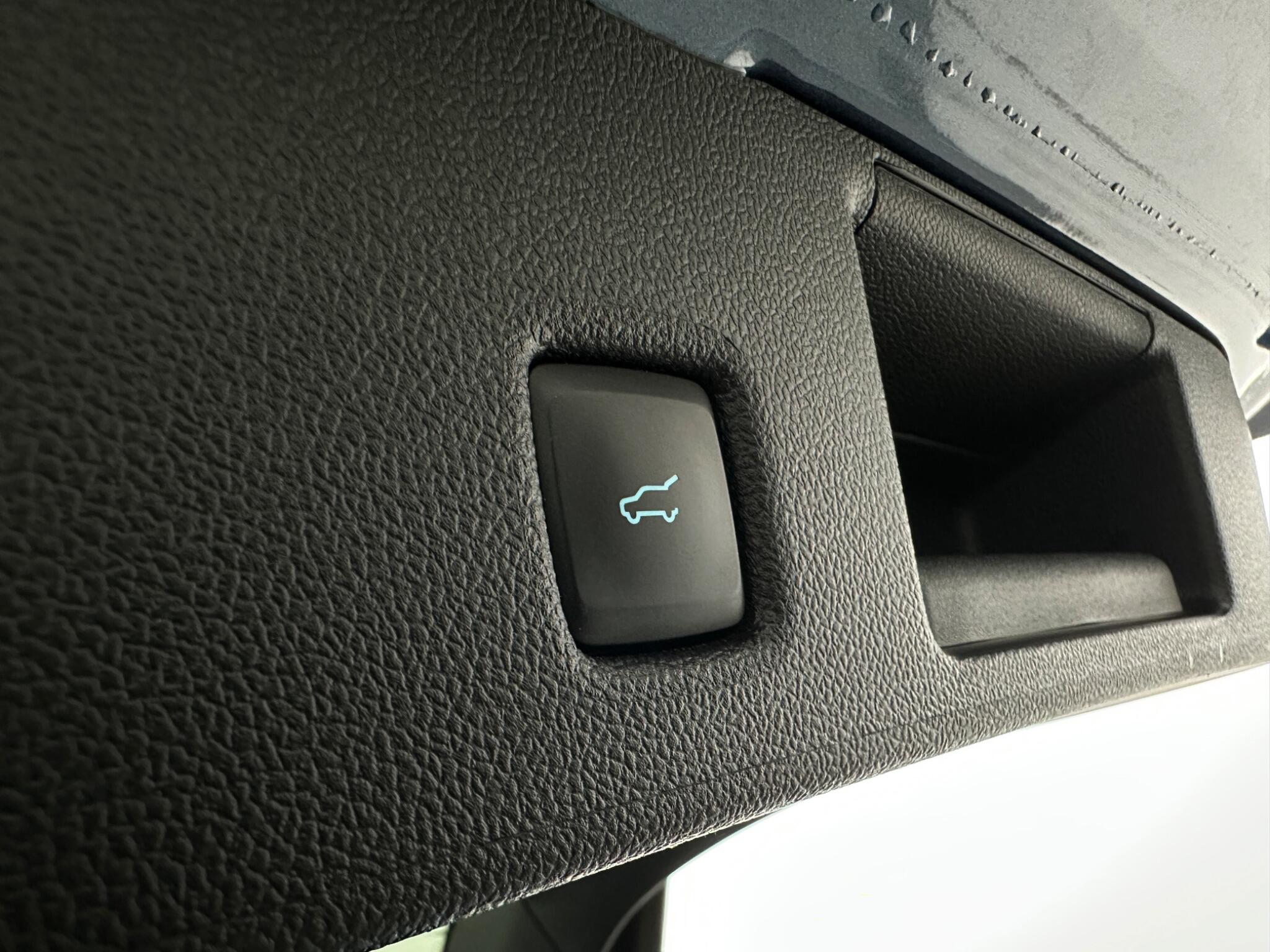 Ford Kuga view 48