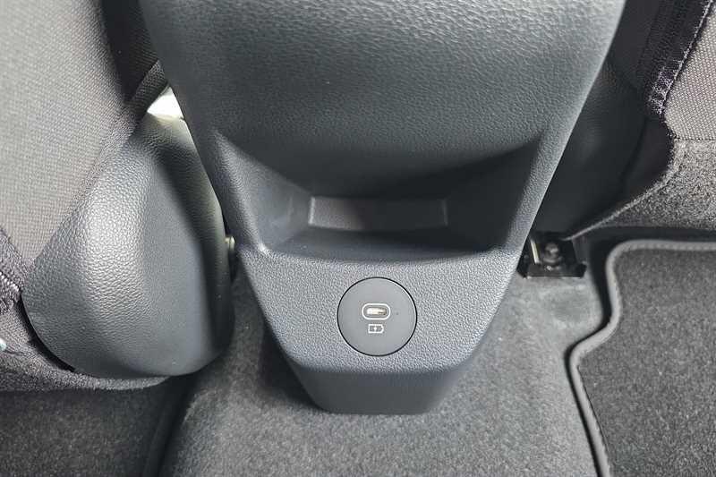 Hyundai i20 view 29