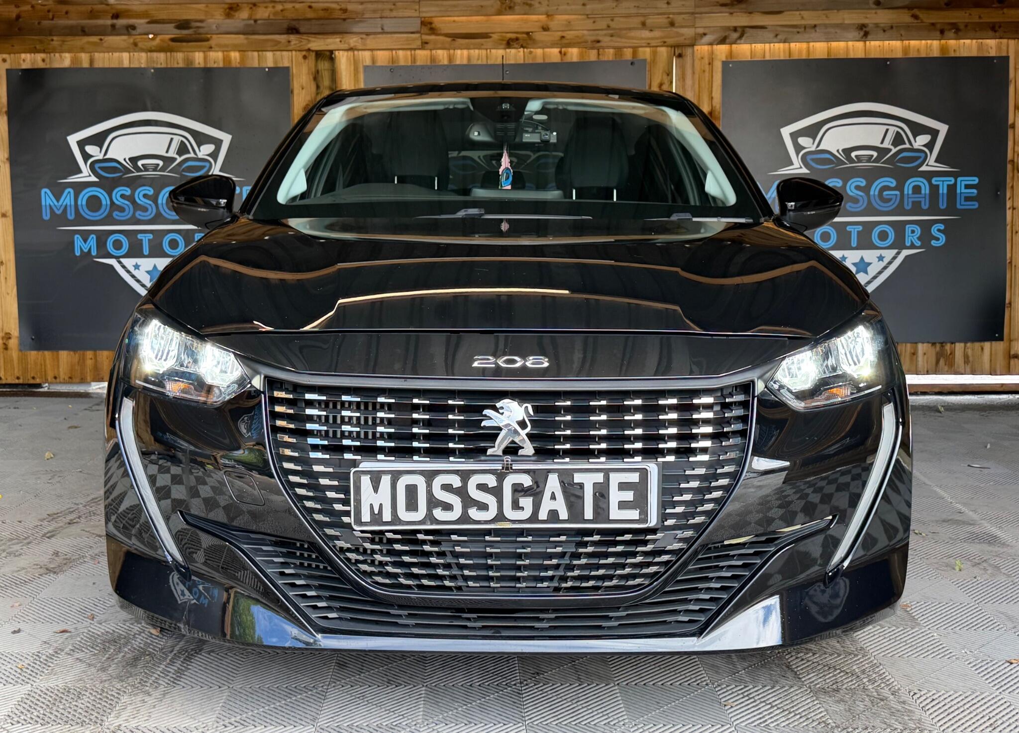 Peugeot 208 view 4