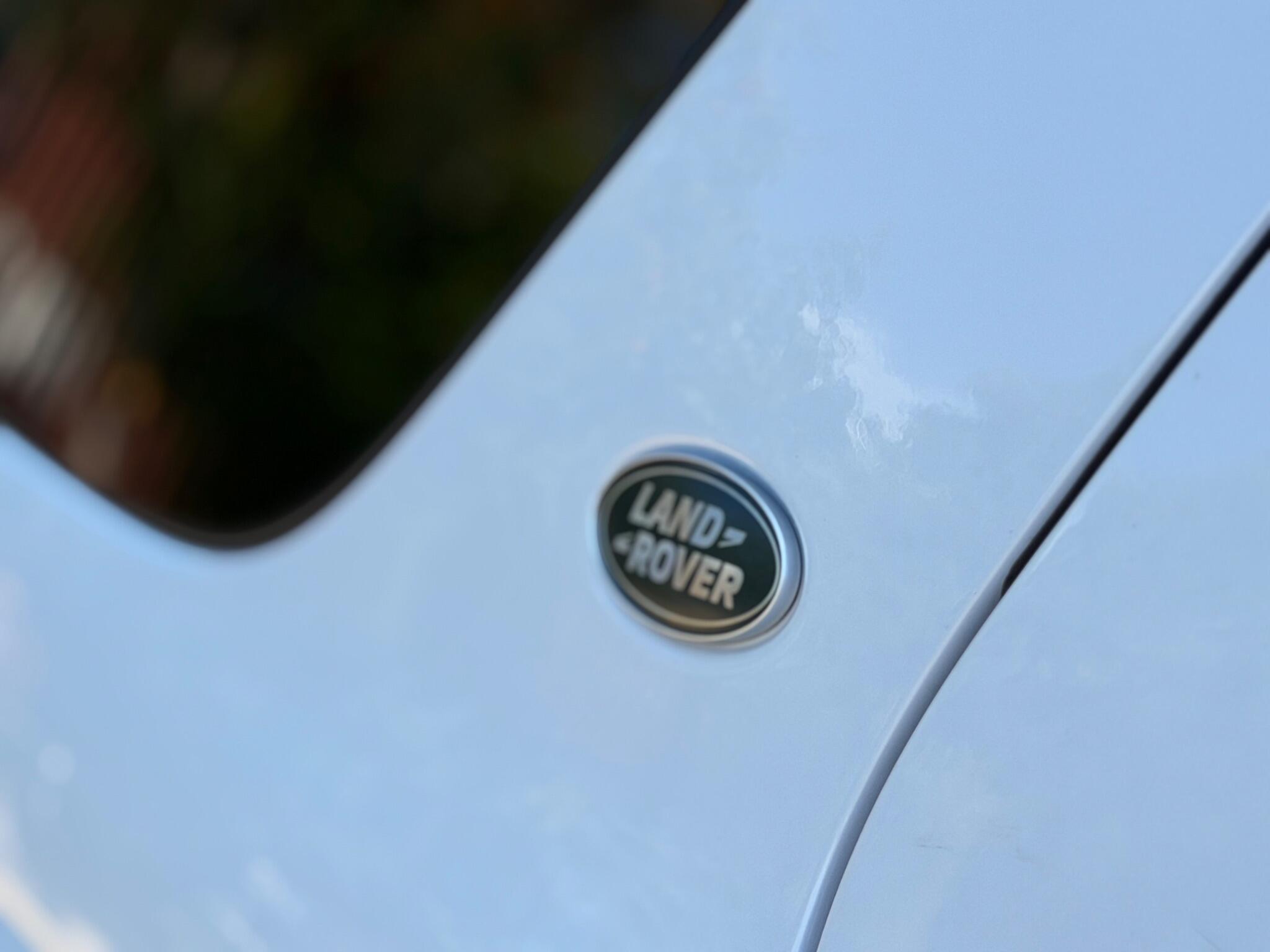 Land Rover Discovery Sport view 36