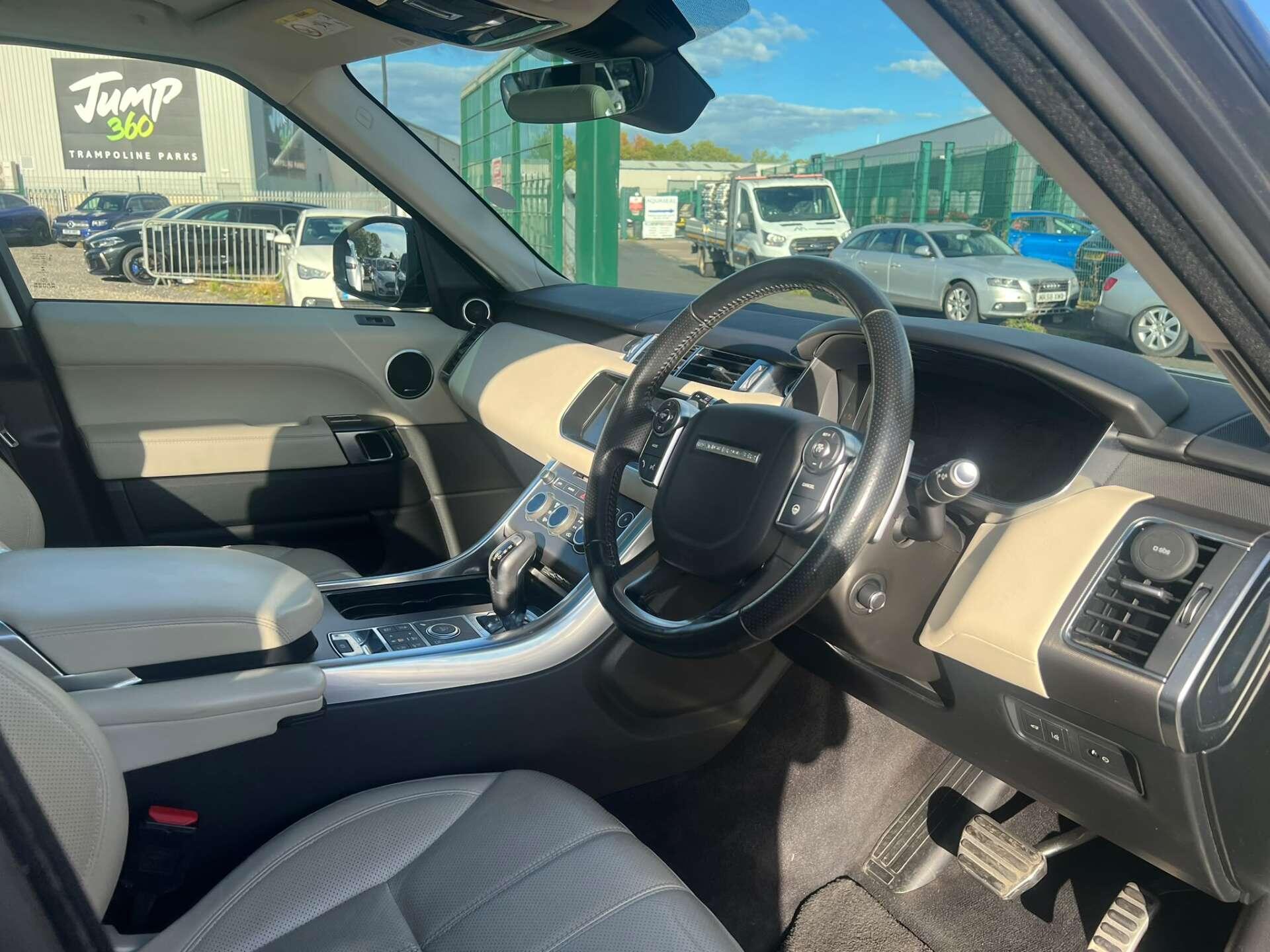 Land Rover Range Rover Sport view 19