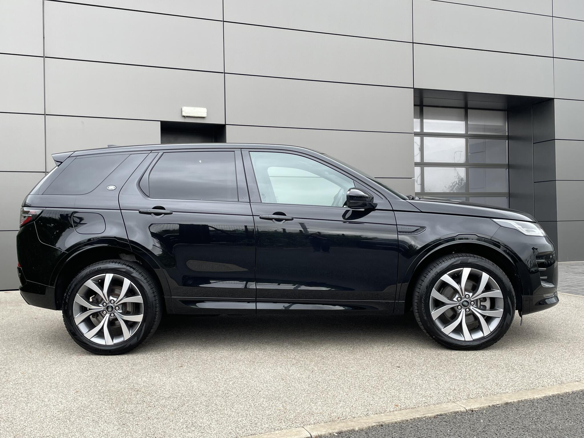 Land Rover Discovery Sport view 57