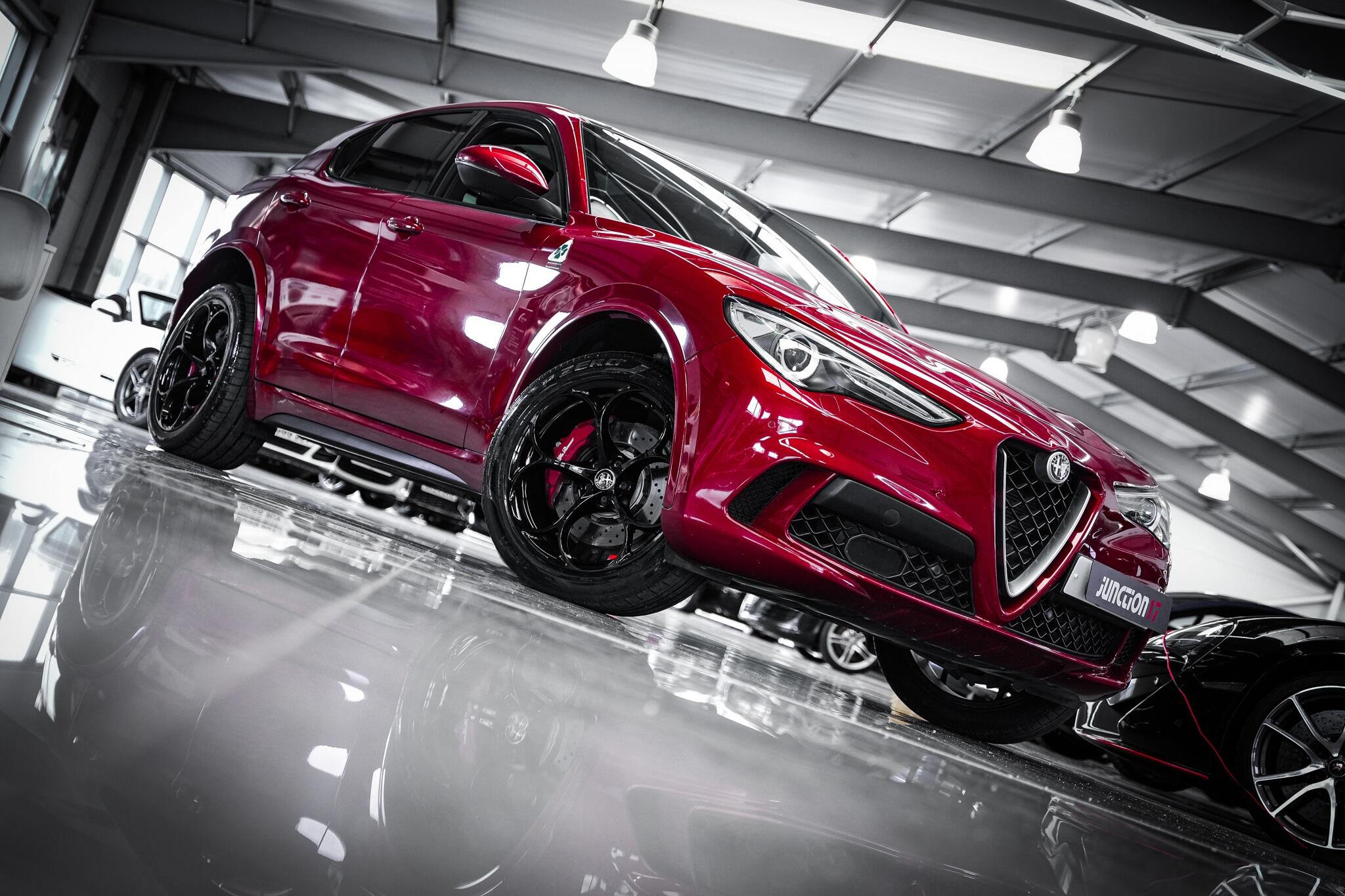 Alfa Romeo Stelvio view 8