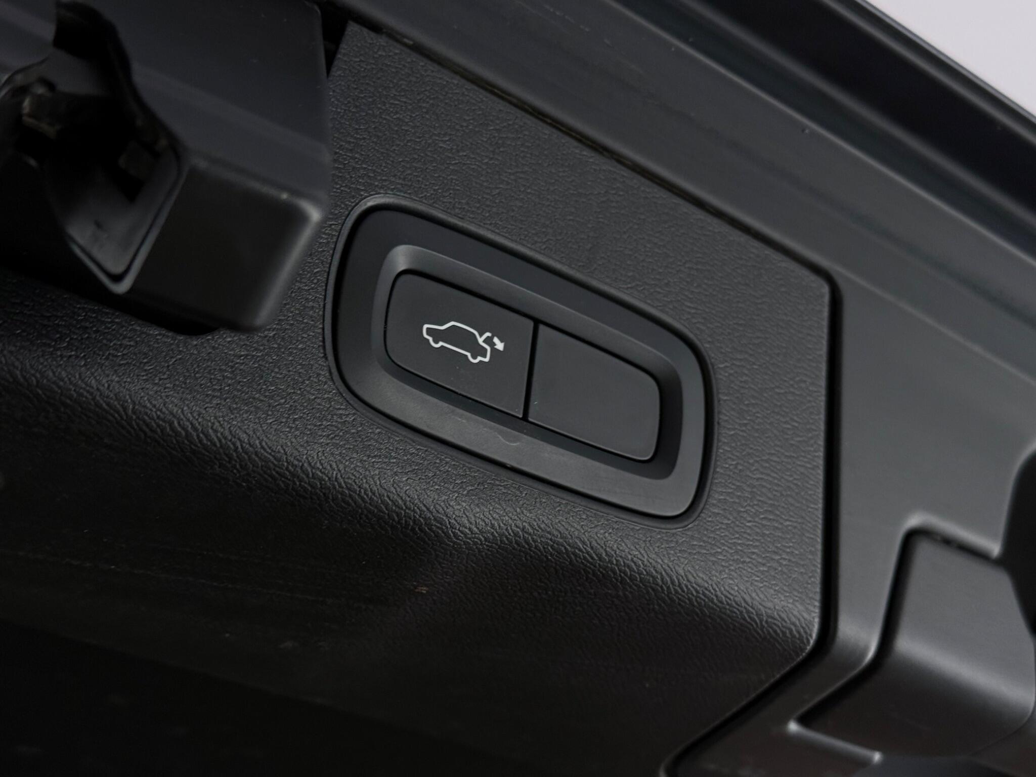 Volvo XC60 view 9